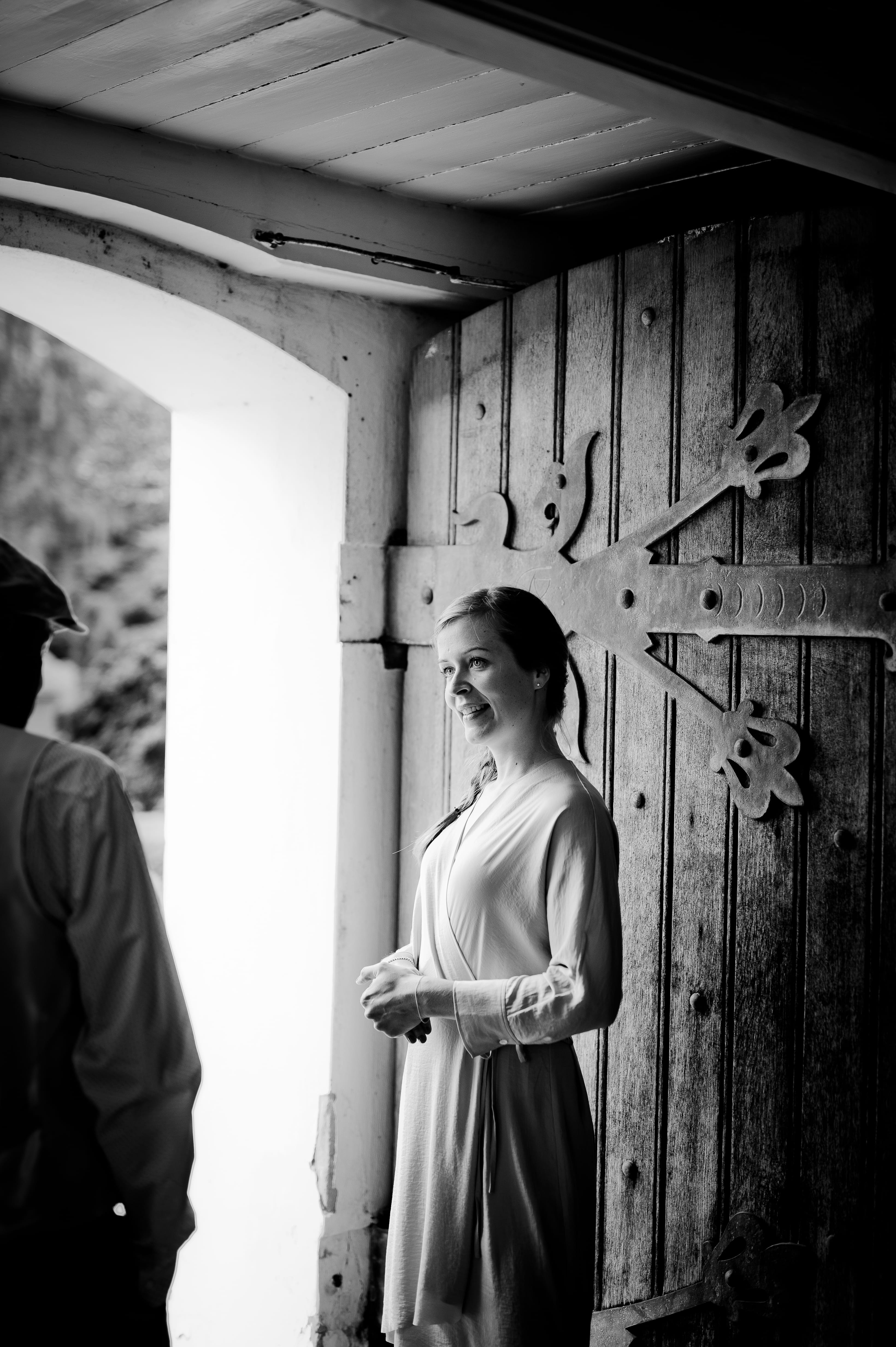 built structure, two people, beside, clothing, leisure activity, three quarter length, young adult, door, 4K, people, day, wood - material, young men, Phone HD Wallpaper