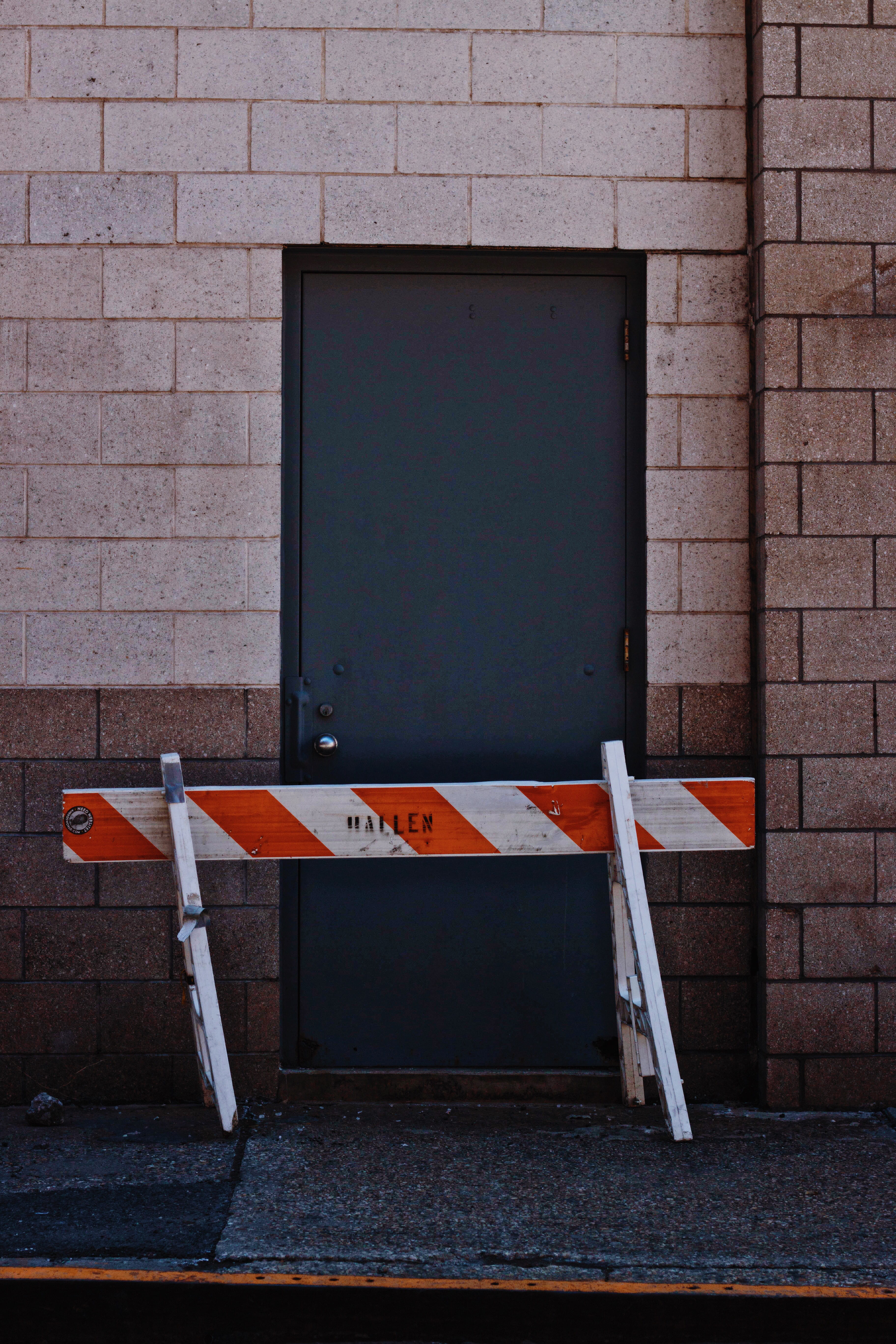 security, near, outdoors, stop, protection, architecture, beside, barrier, 5K, fence, black, warning, communication, day, brick, footpath, canon, street, Phone HD Wallpaper