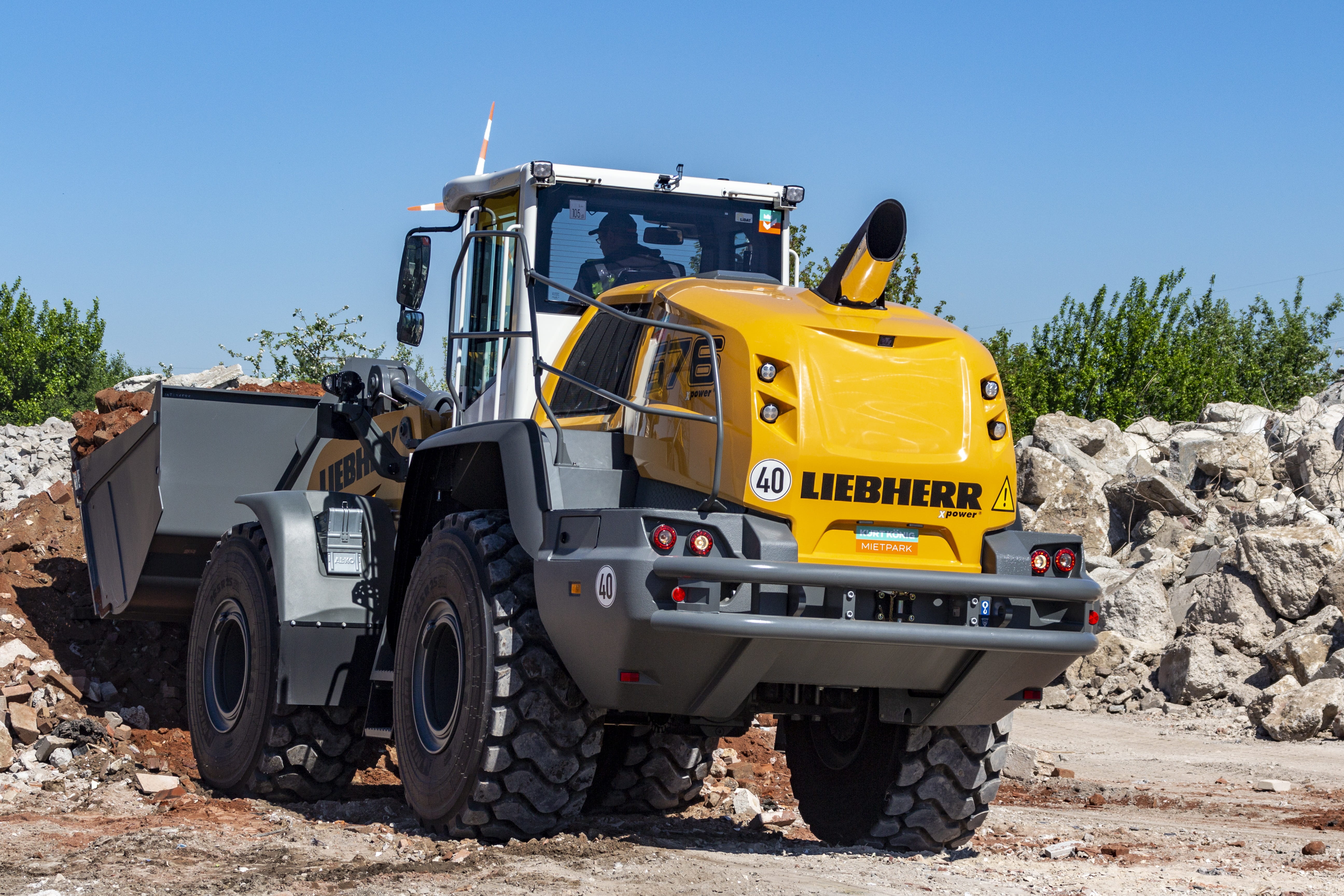 5K, sky, construction machinery, mode of transportation, earthmoving, stationary, transportation, machinery, nature, sunlight, construction site, solid, HD Wallpaper