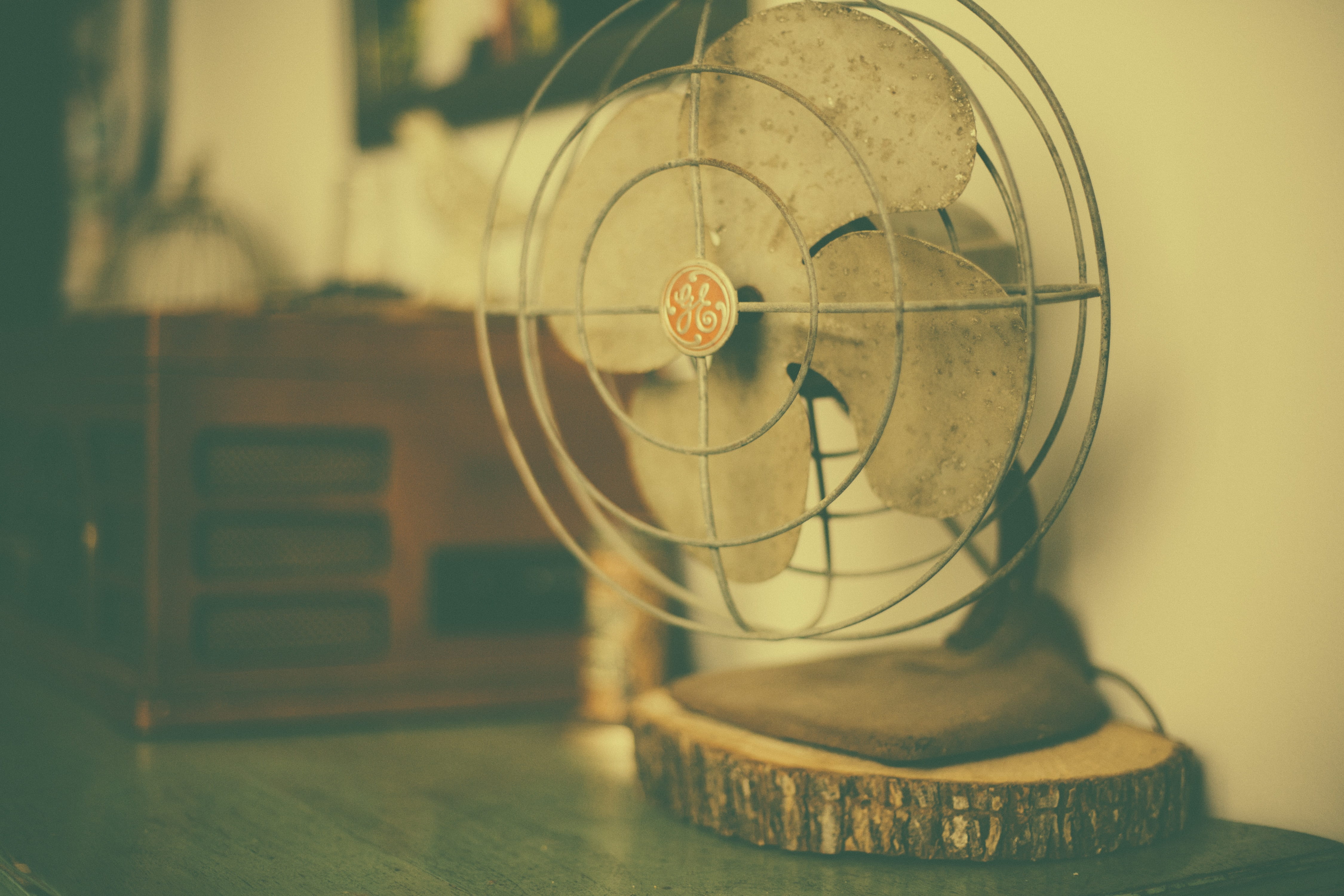 fan, music, still life, single object, ventilator, desk, globe - man made object, no people, airflow, selective focus, planet earth, indoors, sphere, vintage, HD Wallpaper