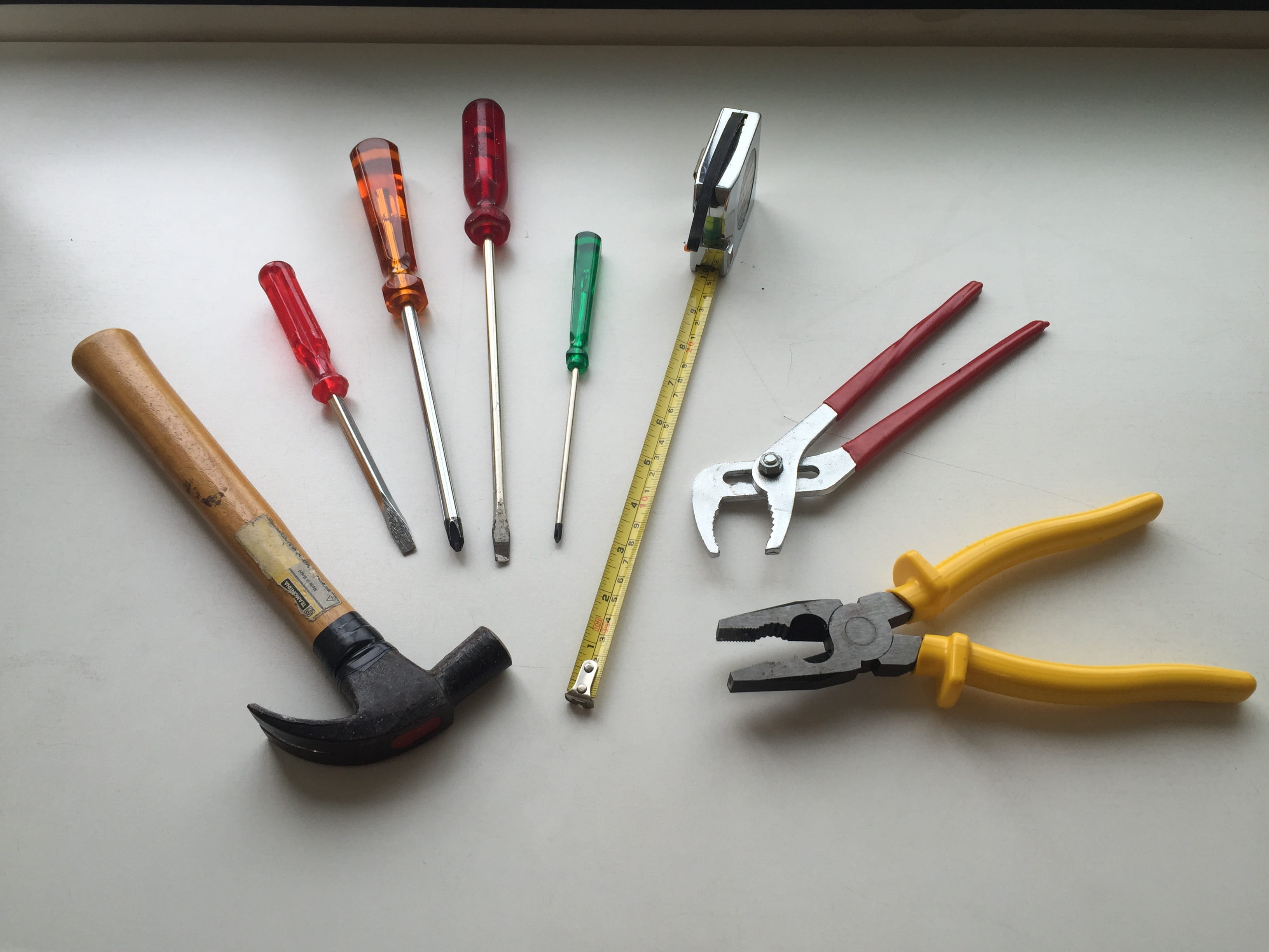 Work, Hammer, studio shot, mechanical, high angle view, white background, Tool, multi colored, construction, Screwdriver, metal, building, no people, variation, HD Wallpaper