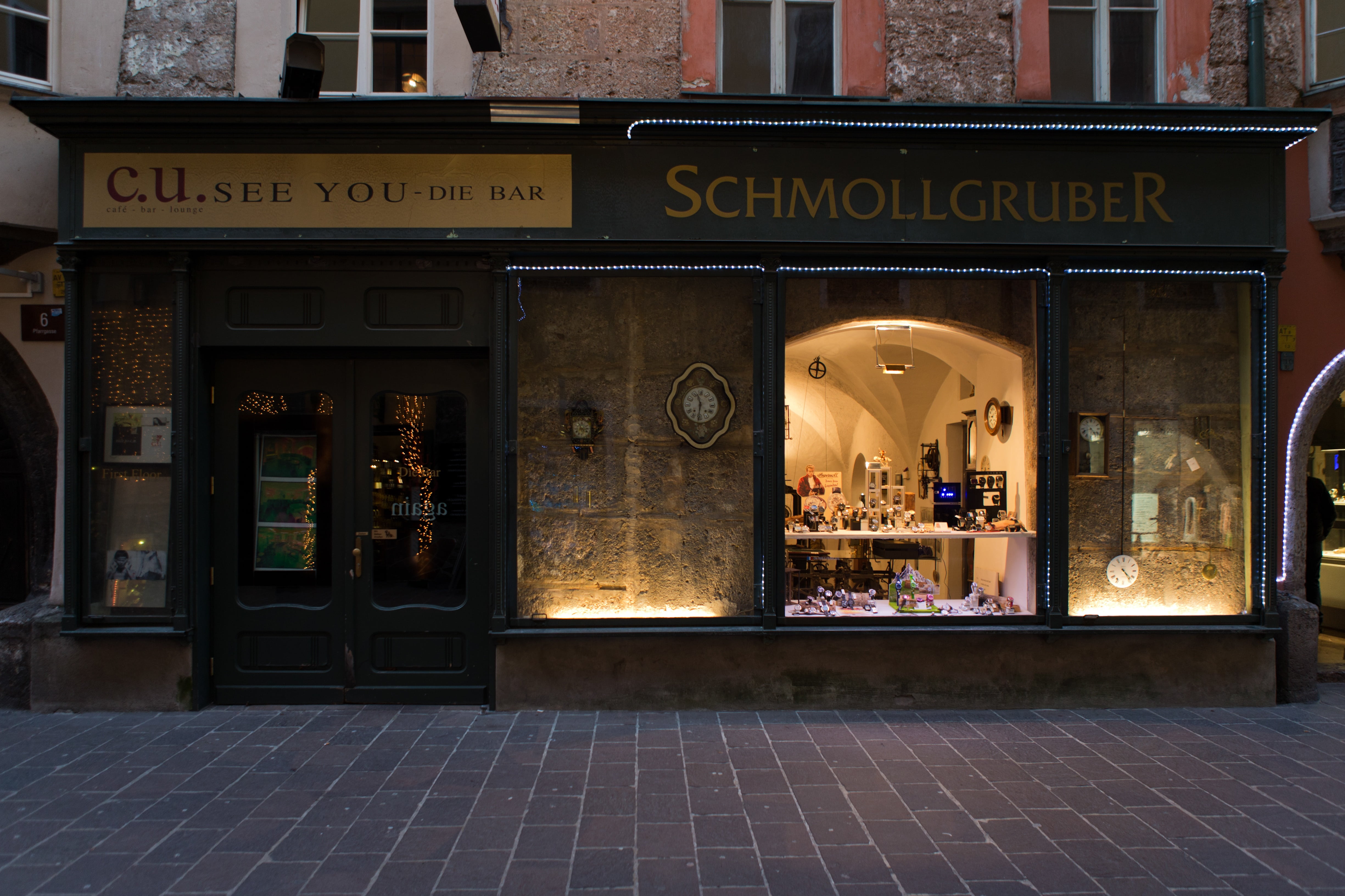 window, schollgruger, illuminated, sign, food and drink, beside, historic, commercial sign, entrance, bar, store, retail display, non-western script, built structure, HD Wallpaper