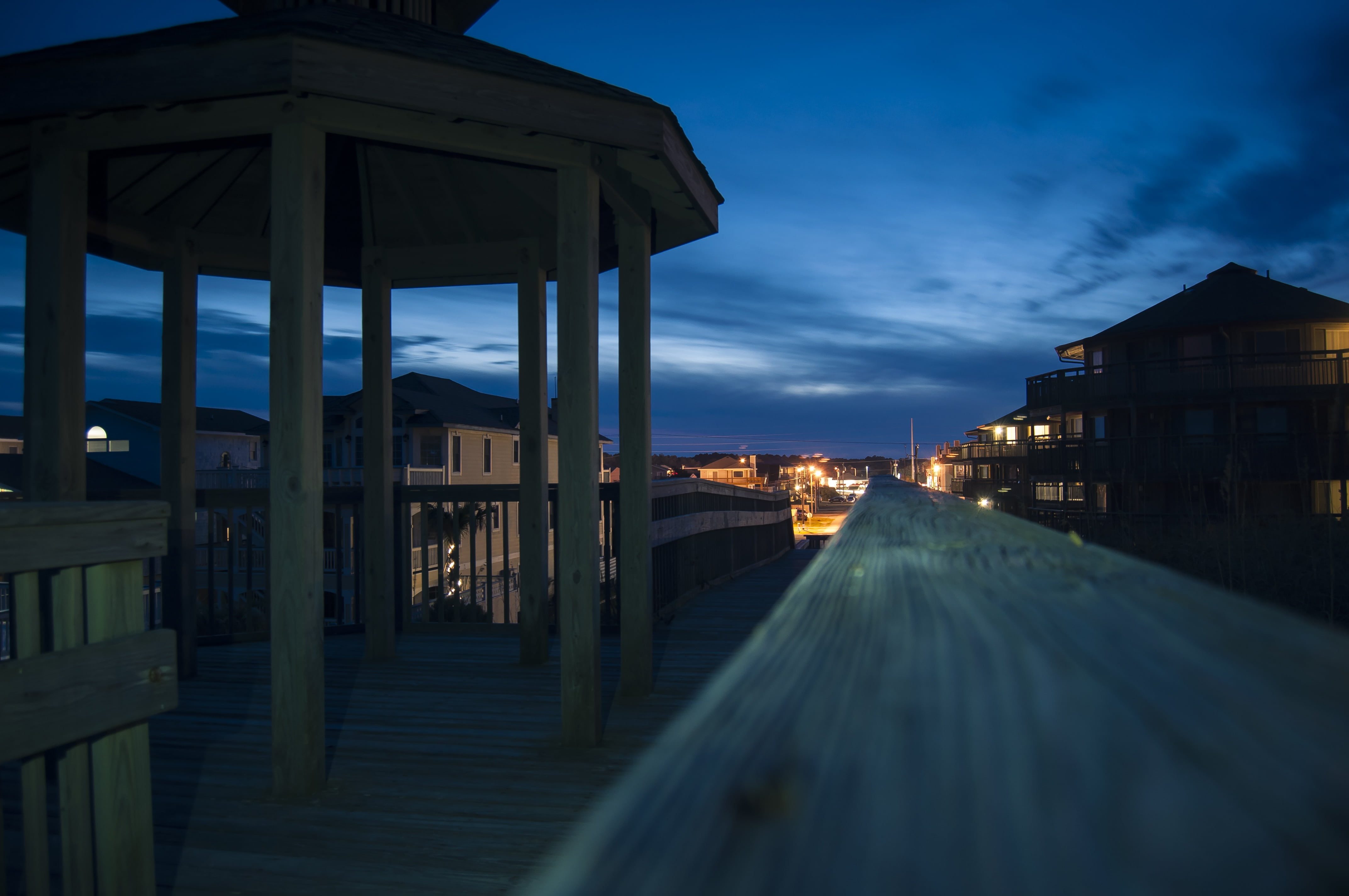 blue, 4K, dusk, sky, building, built structure, sunset, beach gazebo after dark, connection, dusk ocean gazebo, city, building exterior, architecture, HD Wallpaper