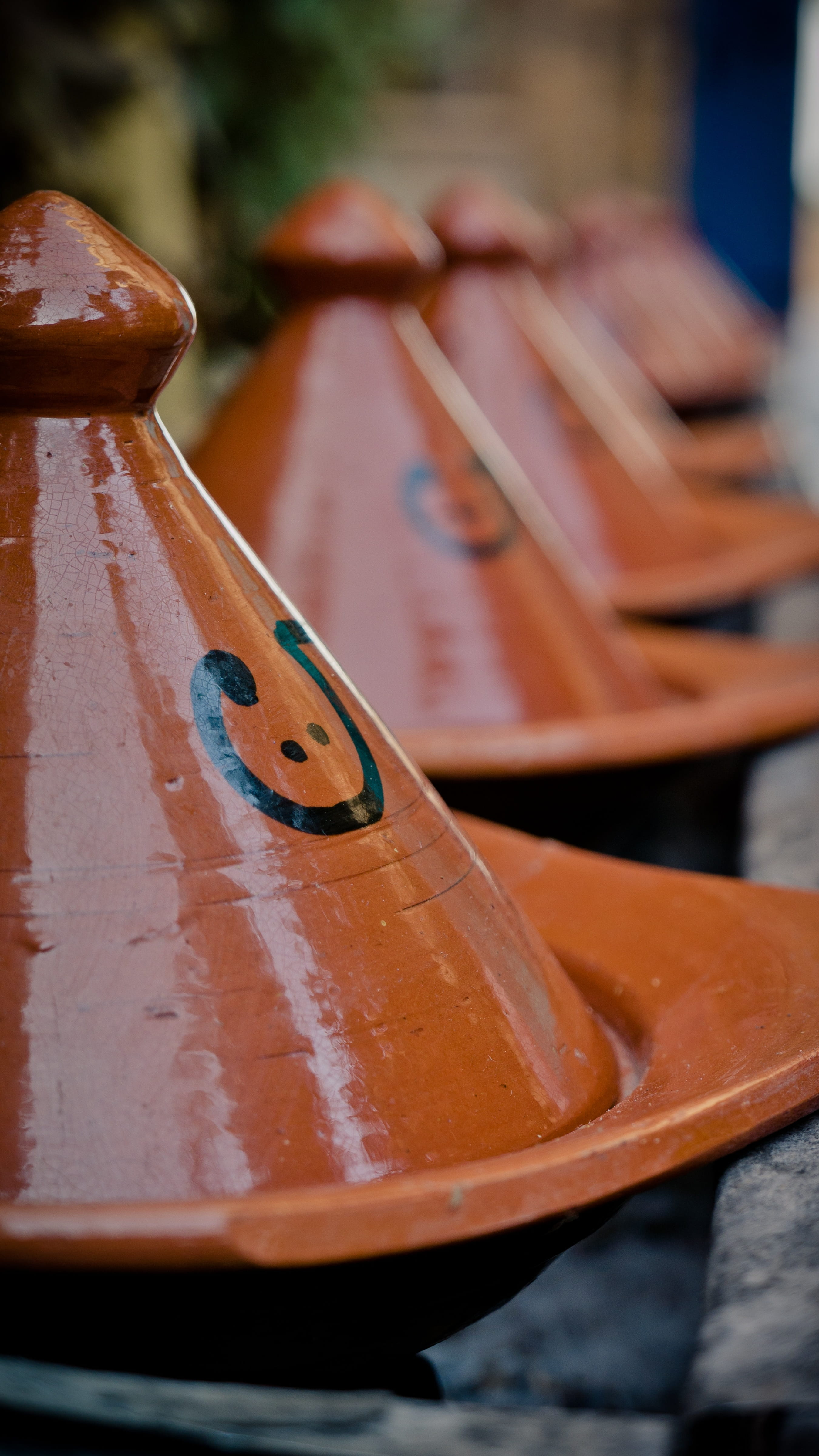 lid, transportation, shells, in a row, preparation, wood - material, tagines, lasquala, container, orange color, moorish, mode of transportation, arrangement, Phone HD Wallpaper