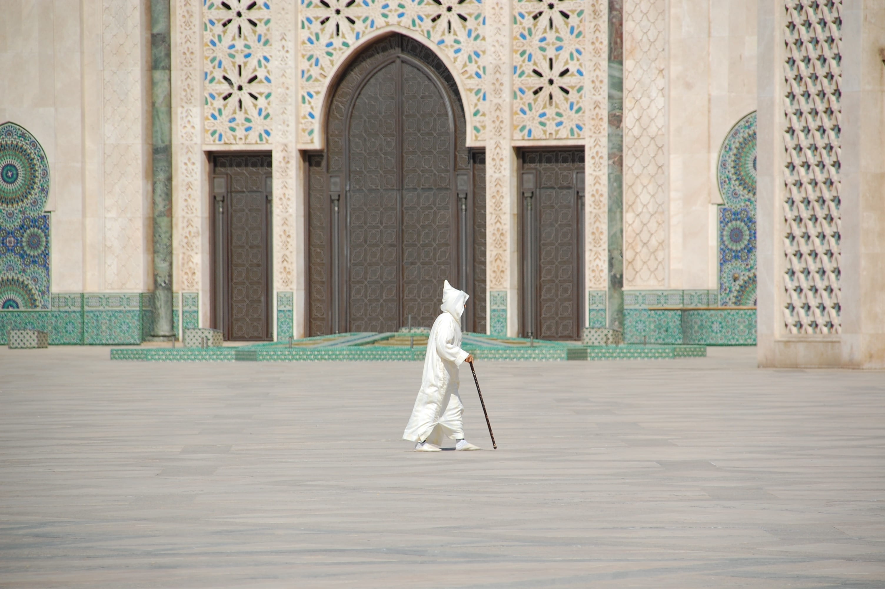 full length, day, agra, taj Mahal, marroc joins juncadella at, no people, spirituality, art and craft, place of worship, walking, architecture, india, Casablanca, HD Wallpaper