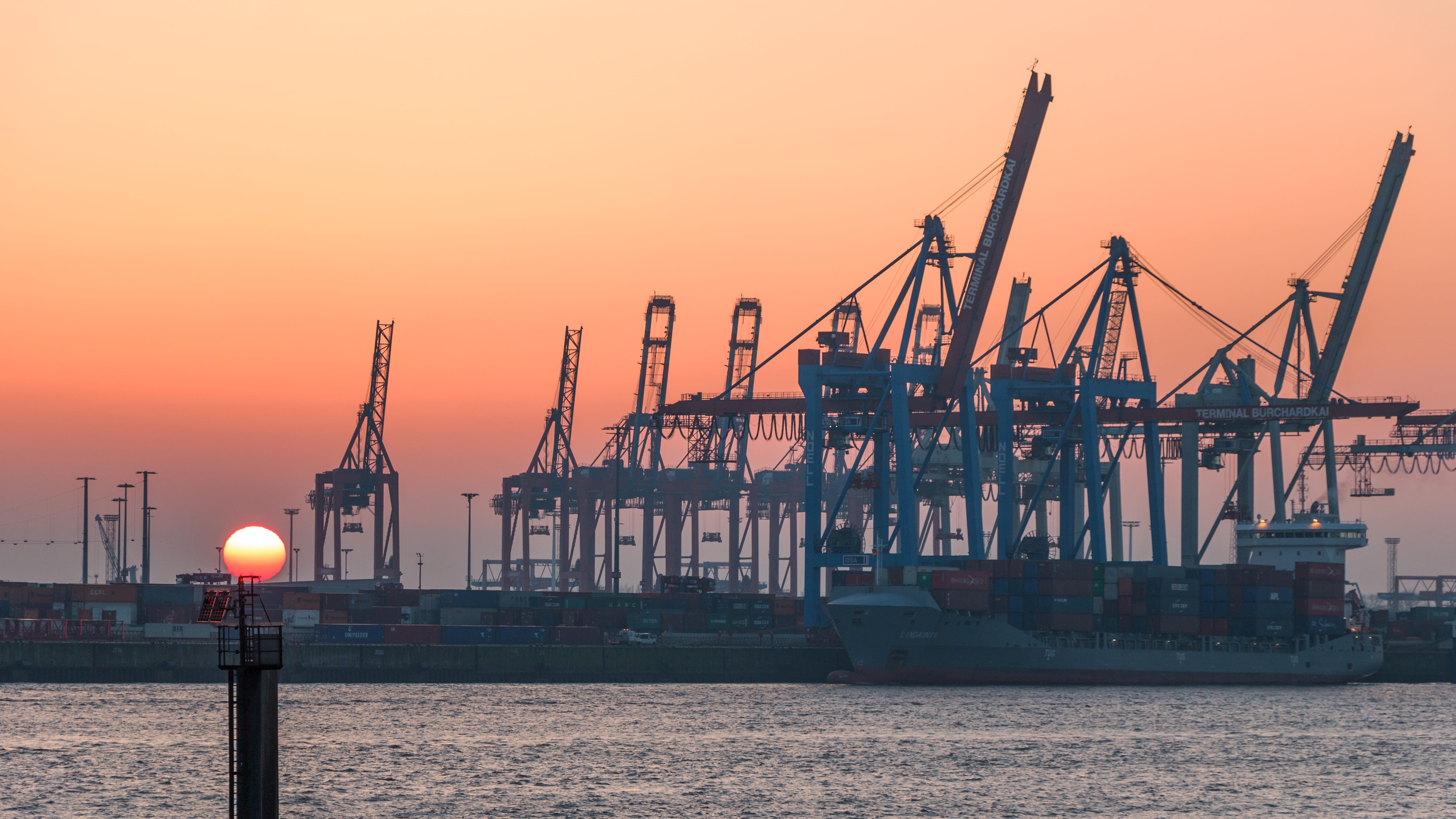 machinery, 5K, waters, water, business, harbor, dockland, hamburg, cranes, sky, port, commercial dock, shipping, travel, mode of transportation, sunset, HD Wallpaper