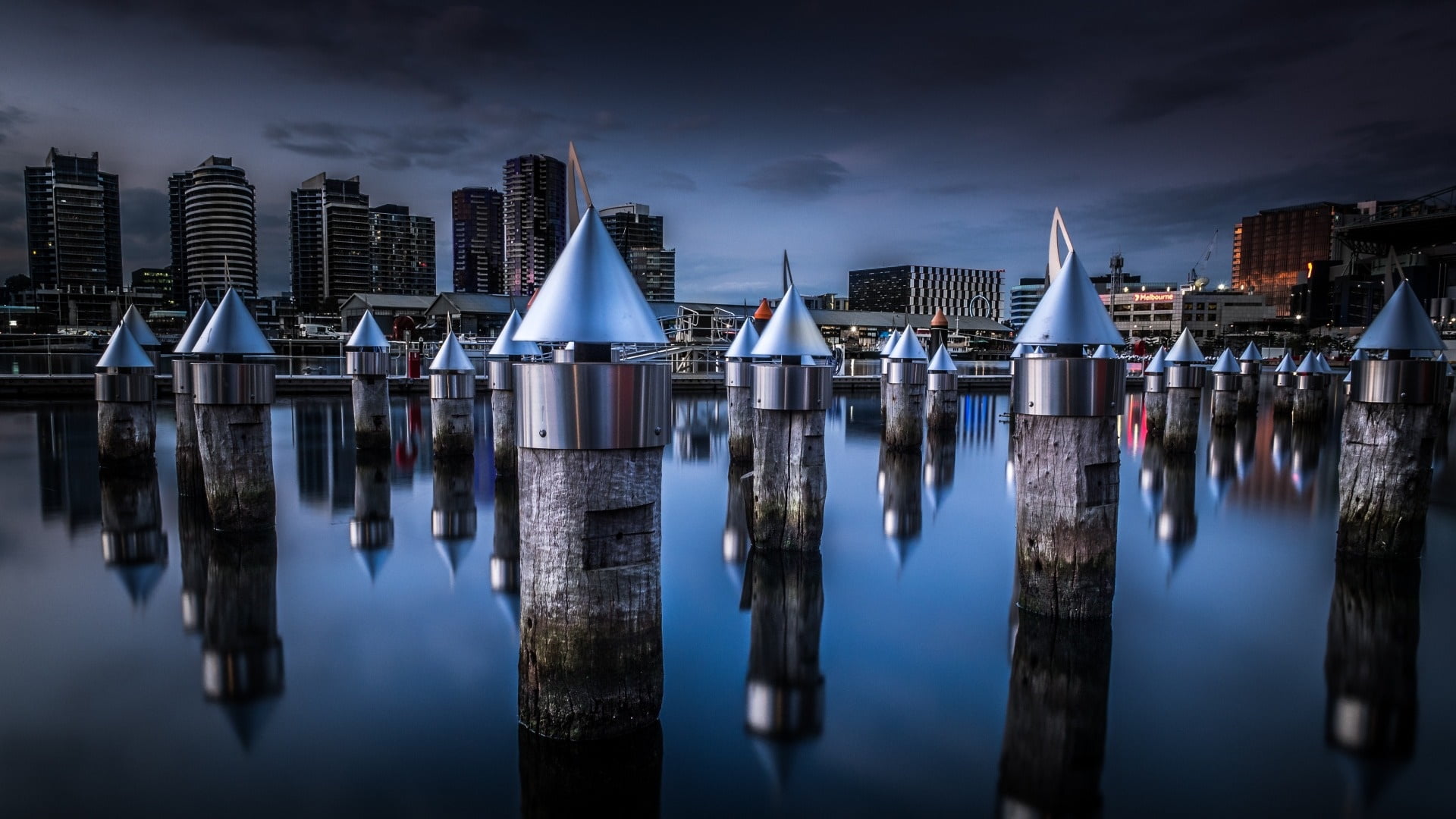 in a row, waterfront, post, sky, victoria, etihad stadium, wood - material, architecture, bay, promenade, built structure, city, building exterior, skyline, HD Wallpaper