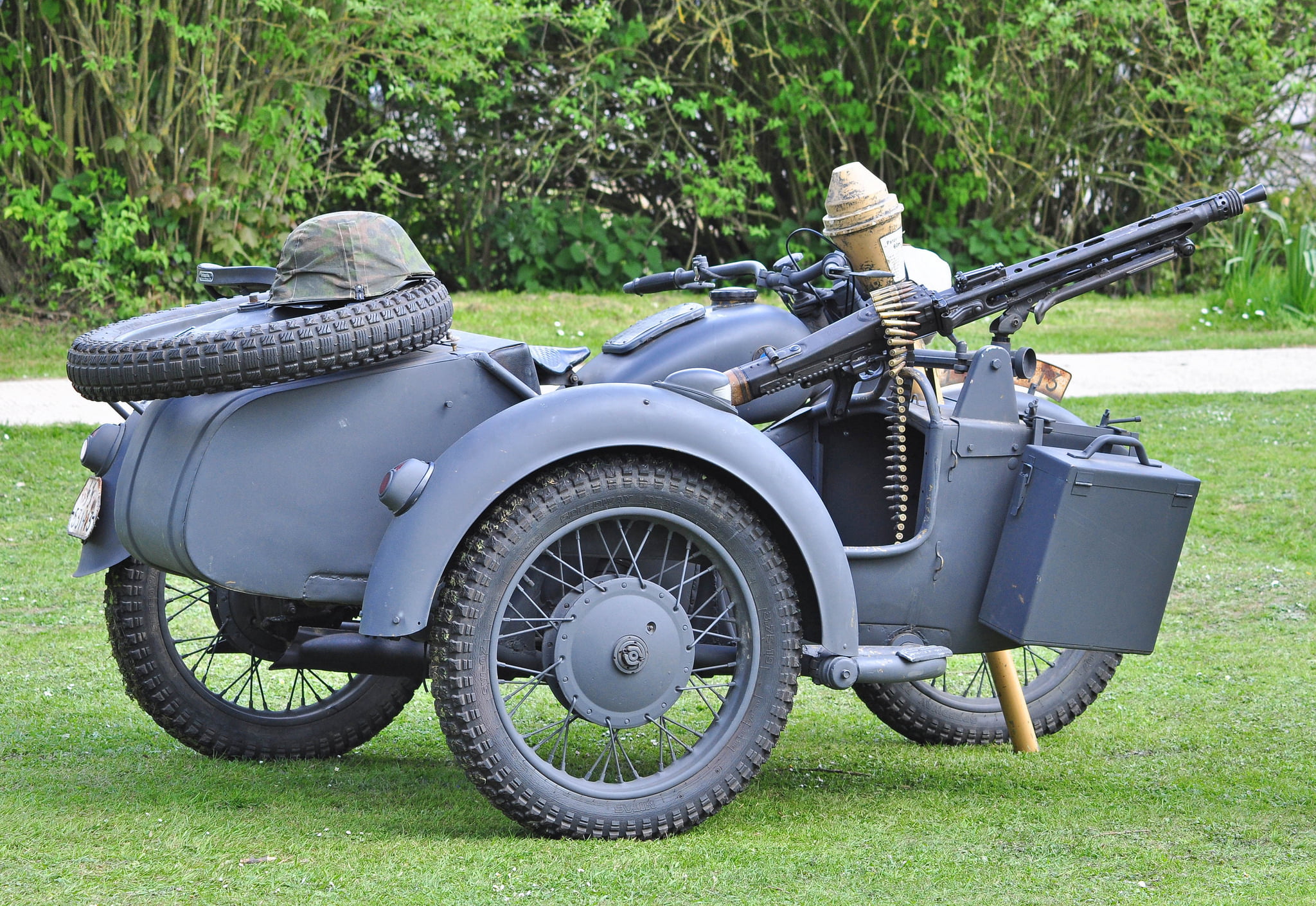 growth, military, BMW-R71, war, German, tree, land vehicle, mode of transportation, stationary, machine gun, bazookas, gray, period, motorcycle, plant, HD Wallpaper