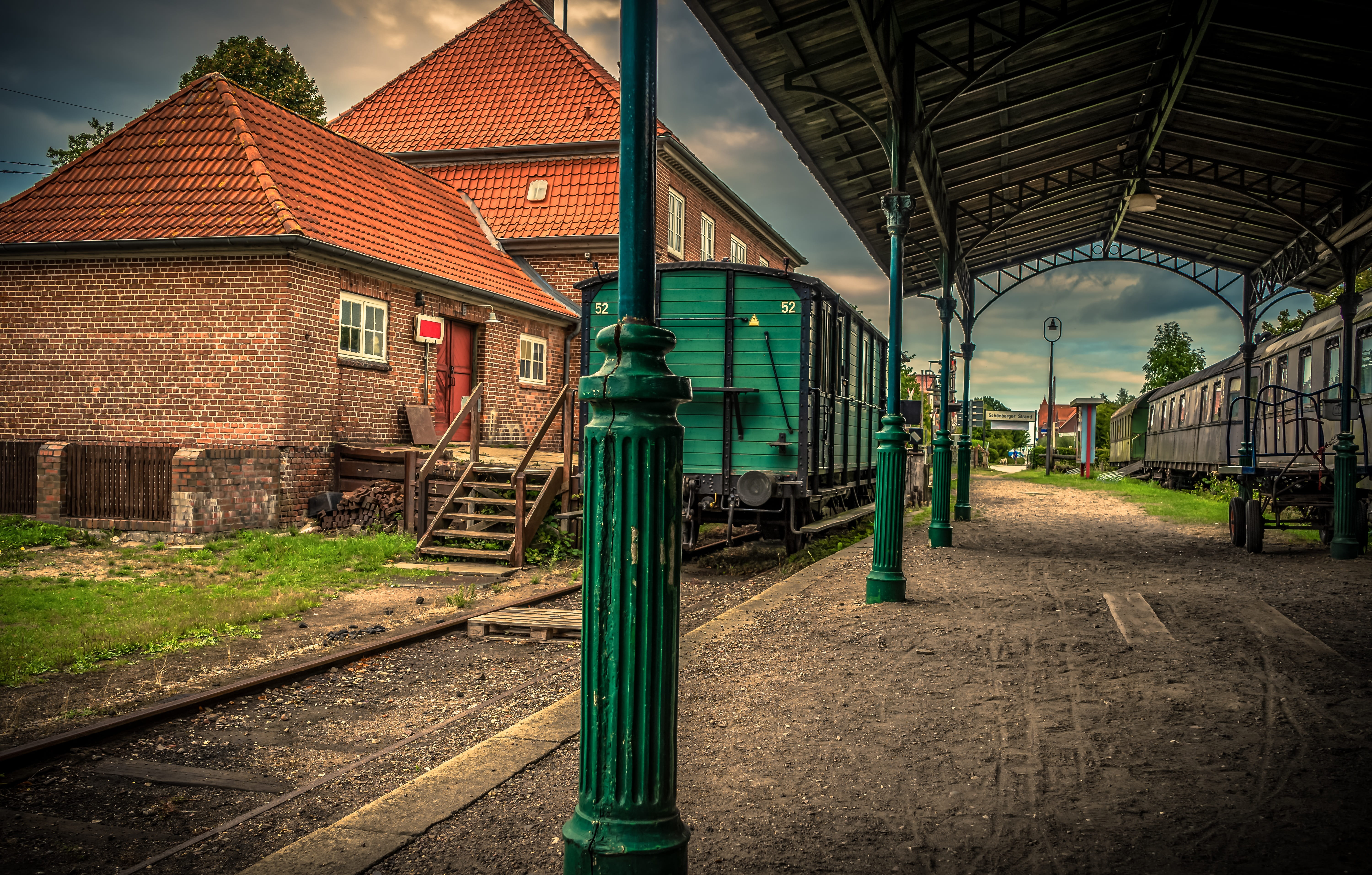 built structure, track, house, nature, architectural column, mode of transportation, connection, rails, old, 5K, freight train, building, wagon, green color, HD Wallpaper