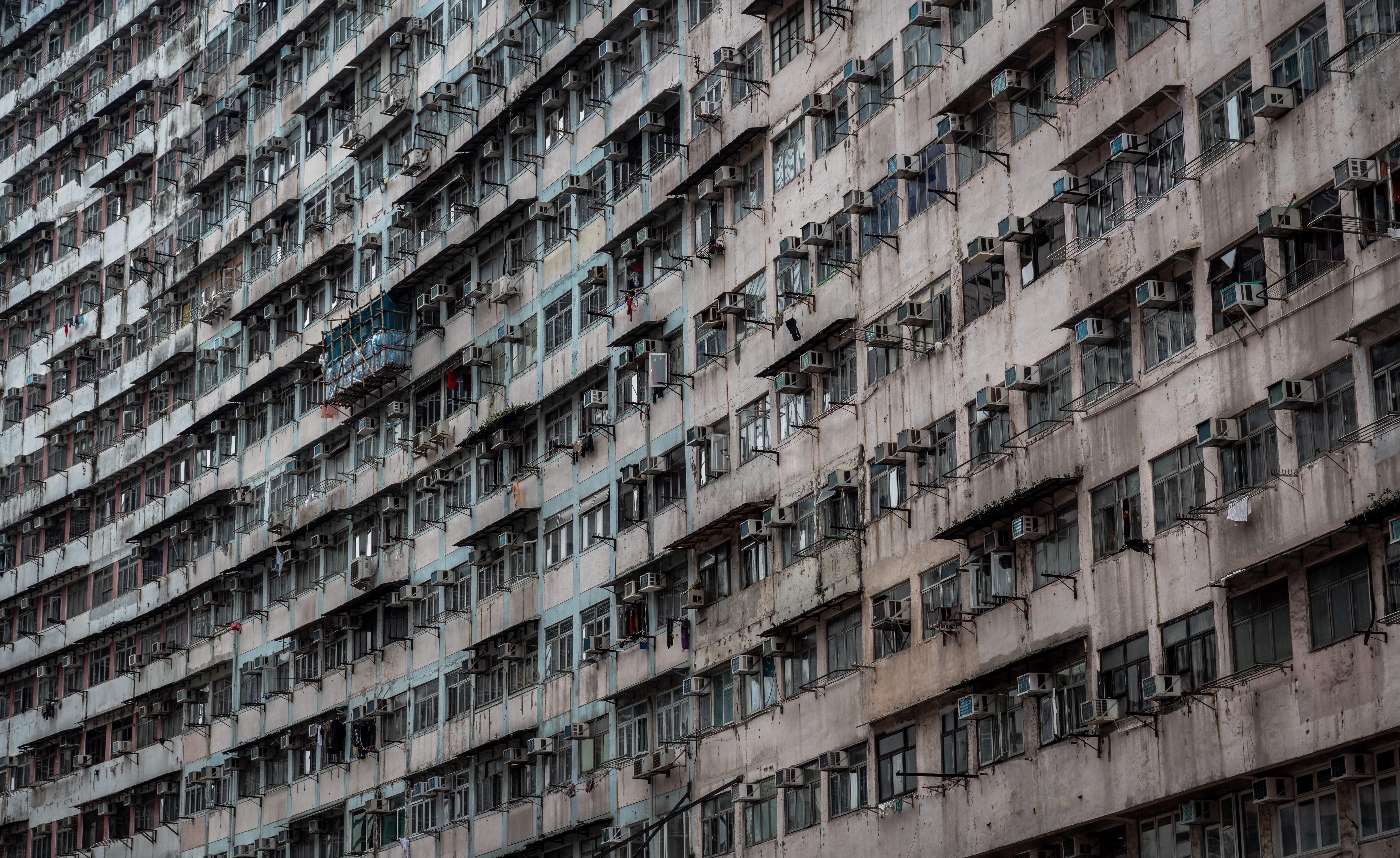 city, building exterior, skyline, facades, window, side by side, hong kong, house facade, no people, urban, full frame, low angle view, pattern, china, HD Wallpaper