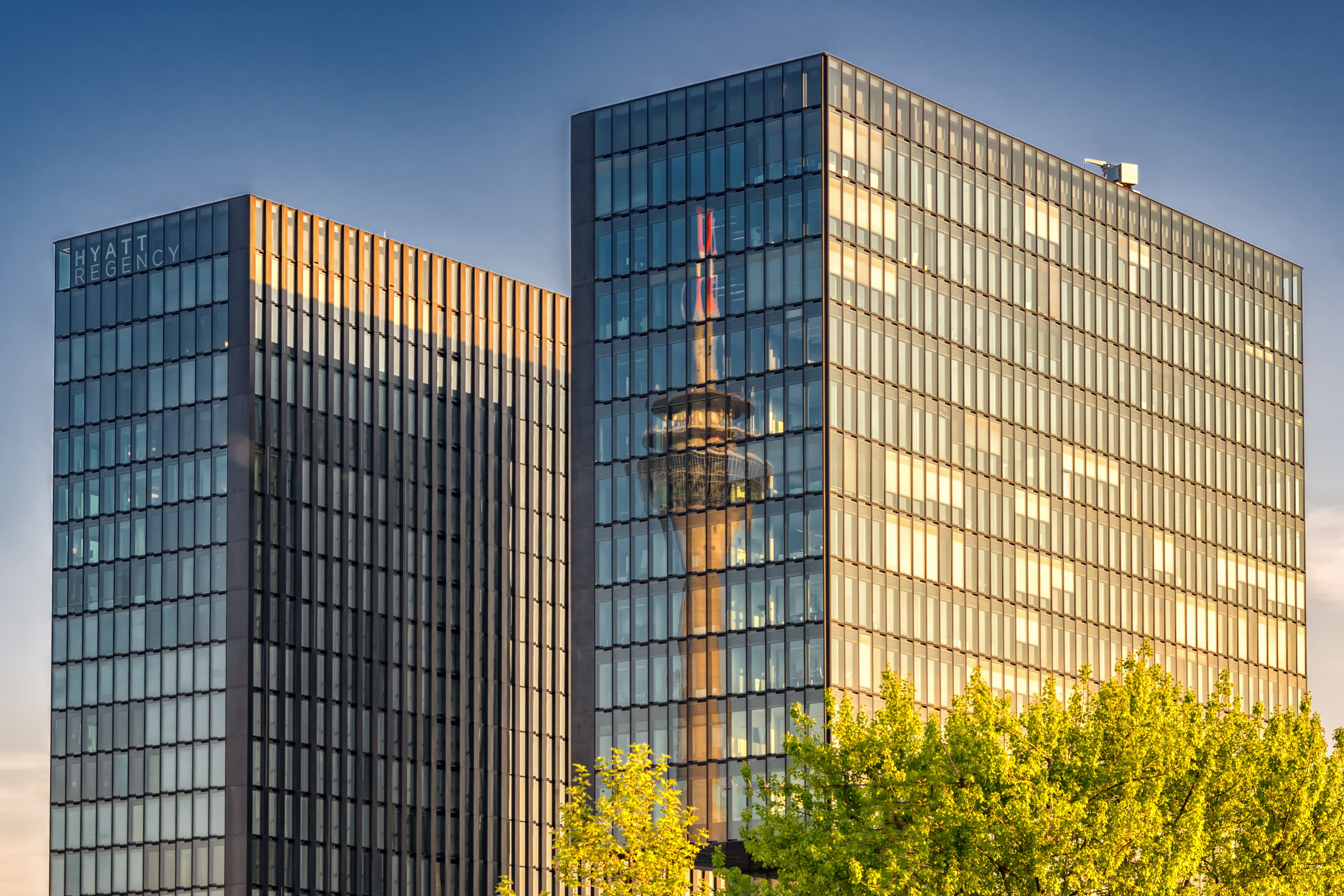 tourism, glass front, hyatt, office Building, düsseldorf, high, business, nature, facade, reflection, no people, skyscraper, urban Scene, tv tower, steel, HD Wallpaper