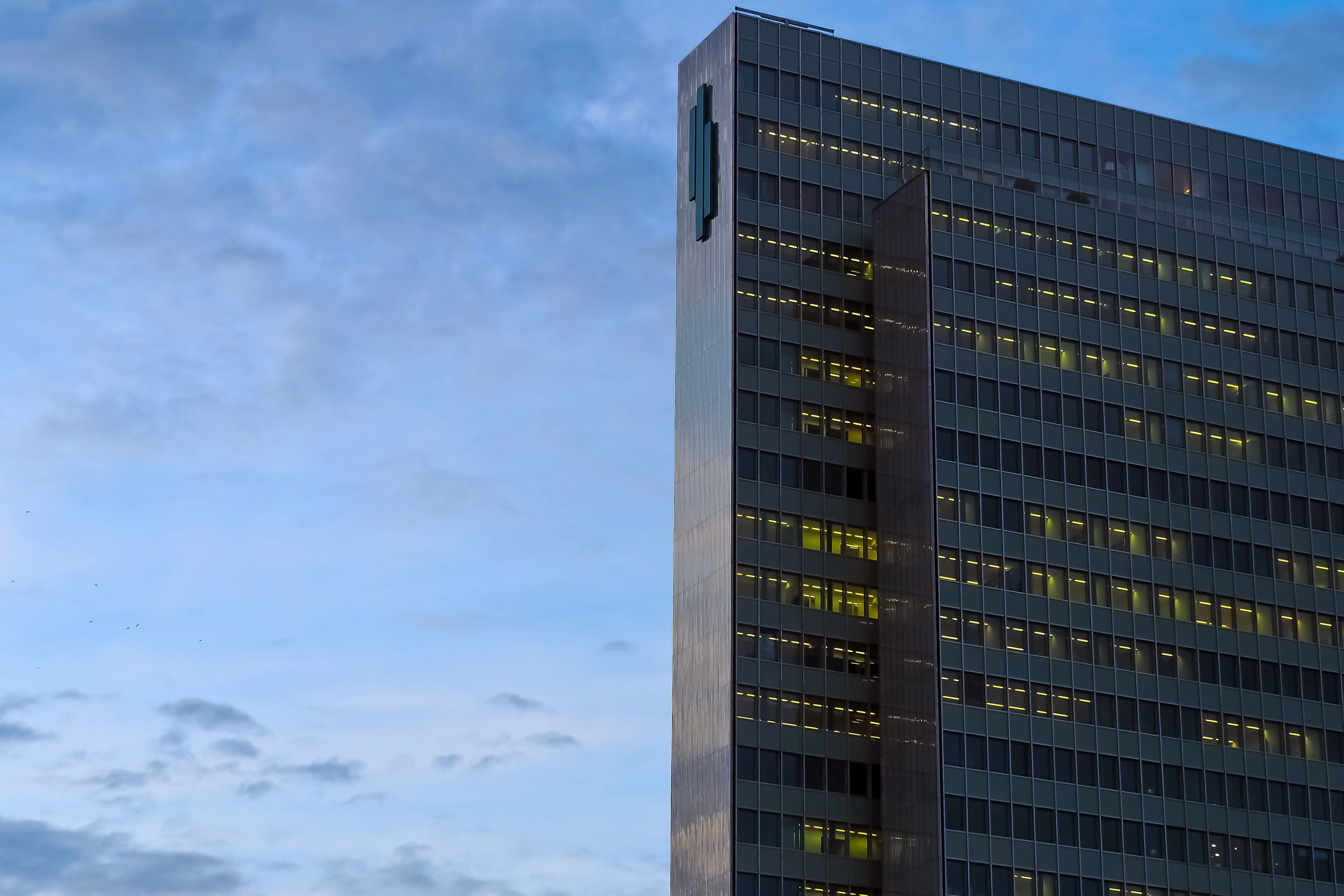 Architecture, global communications, tower, lights, city, glass - Material, facade, big city, reflection, illuminated, reflections, urban Scene, Skyline, HD Wallpaper