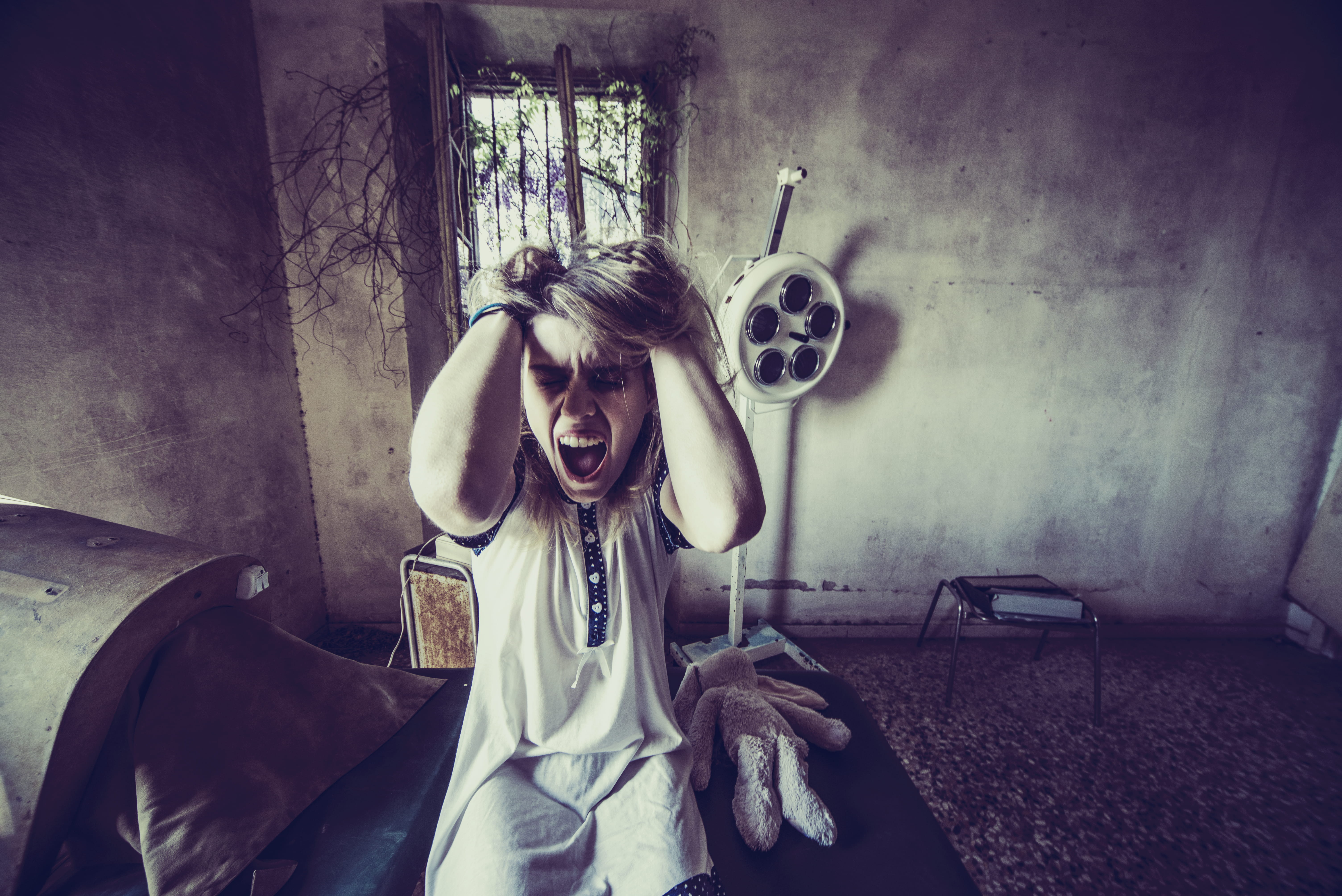 scream, desperation, front view, emotion, hairstyle, spooky, real people, costume, madhouse, evil, young adult, women, ghost, horror, wall - building feature, HD Wallpaper