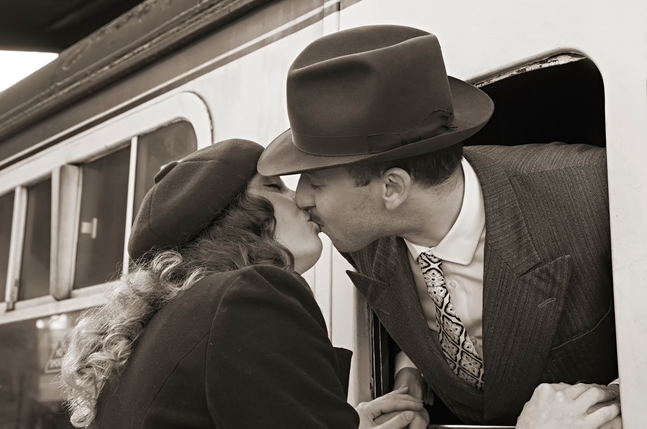 retro, 1080P, vintage, parting, farewell kiss, HD Wallpaper