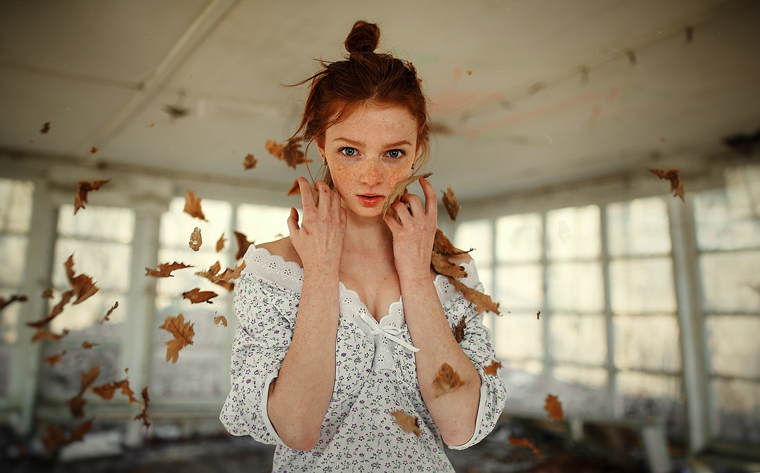 gray, long, leaves, looking at viewer, fashion, adult, women indoors, Sergey Nevzorov, hairstyle, focus on foreground, young women, white, 1080P, young adult, HD Wallpaper