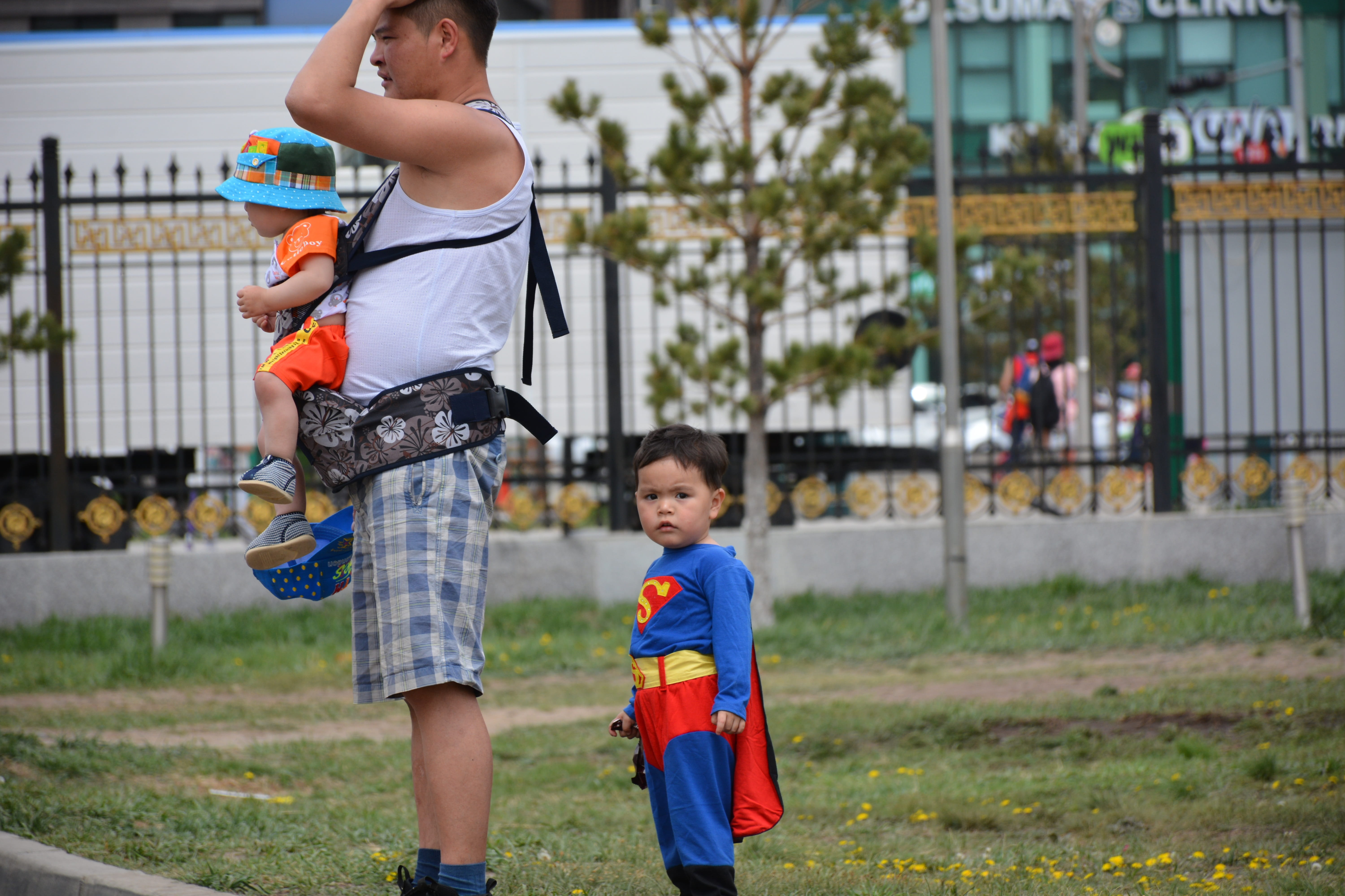 full length, outdoors, men, leisure activity, nature, 5K, focus on foreground, childhood, child, superman, playing, costume, day, males, real people, family, HD Wallpaper