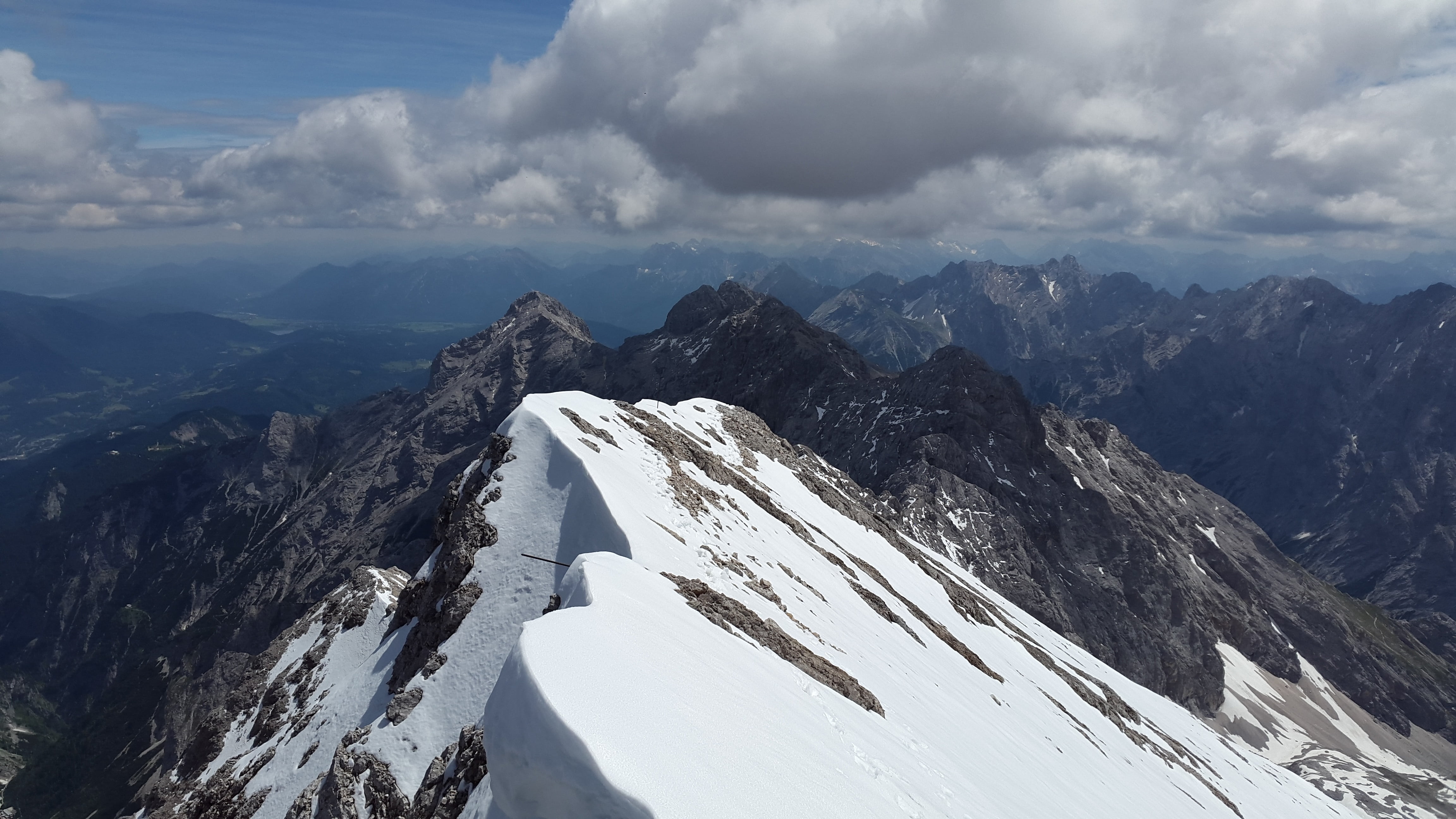 non-urban scene, snow, mountain range, environment, wetterstein massif, alpine, scenics - nature, austria, mountain Peak, tranquil scene, ridge, ostallgäu, HD Wallpaper