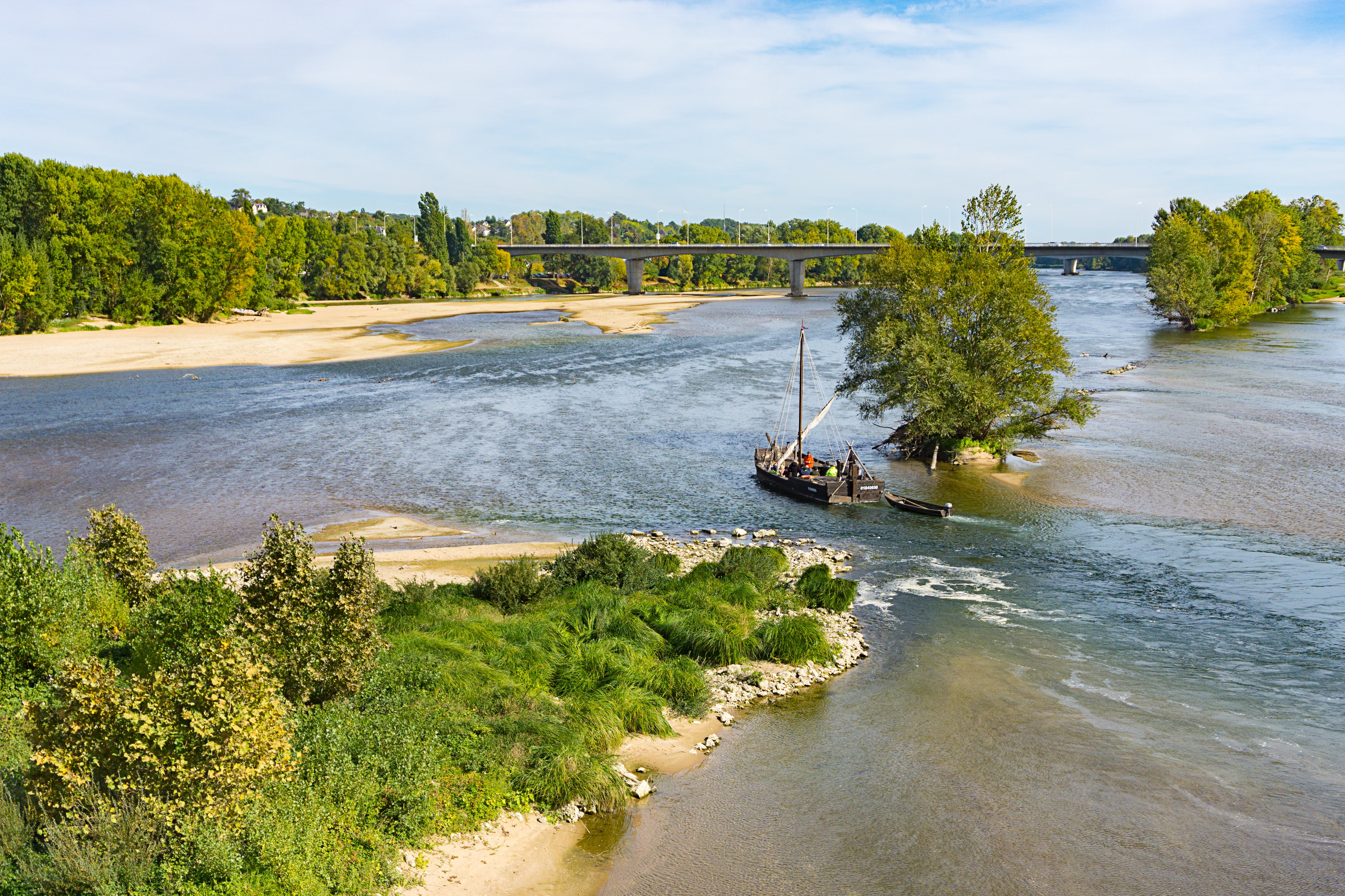 france tours, green color, day, travel, sandbar, tranquil scene, sky, loire, water, valley, tree, ship, non-urban scene, within schiffer, plant, underflow, HD Wallpaper