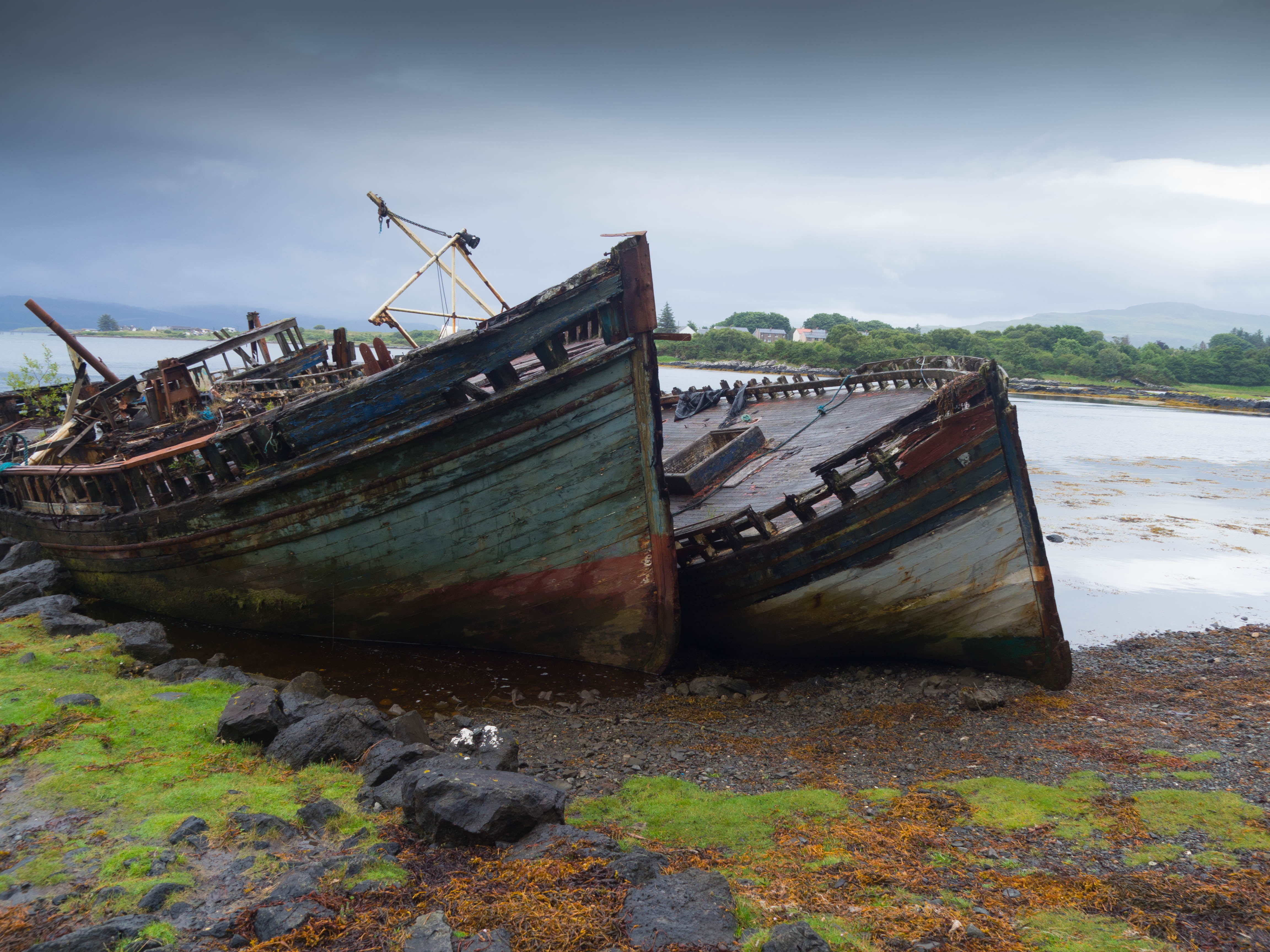 hebrides, no people, transportation, ruined, wheelhouse, run-down, land, day, scotland, near, ship, green, dock, coast, mode of transportation, 4K, fishing boat, HD Wallpaper