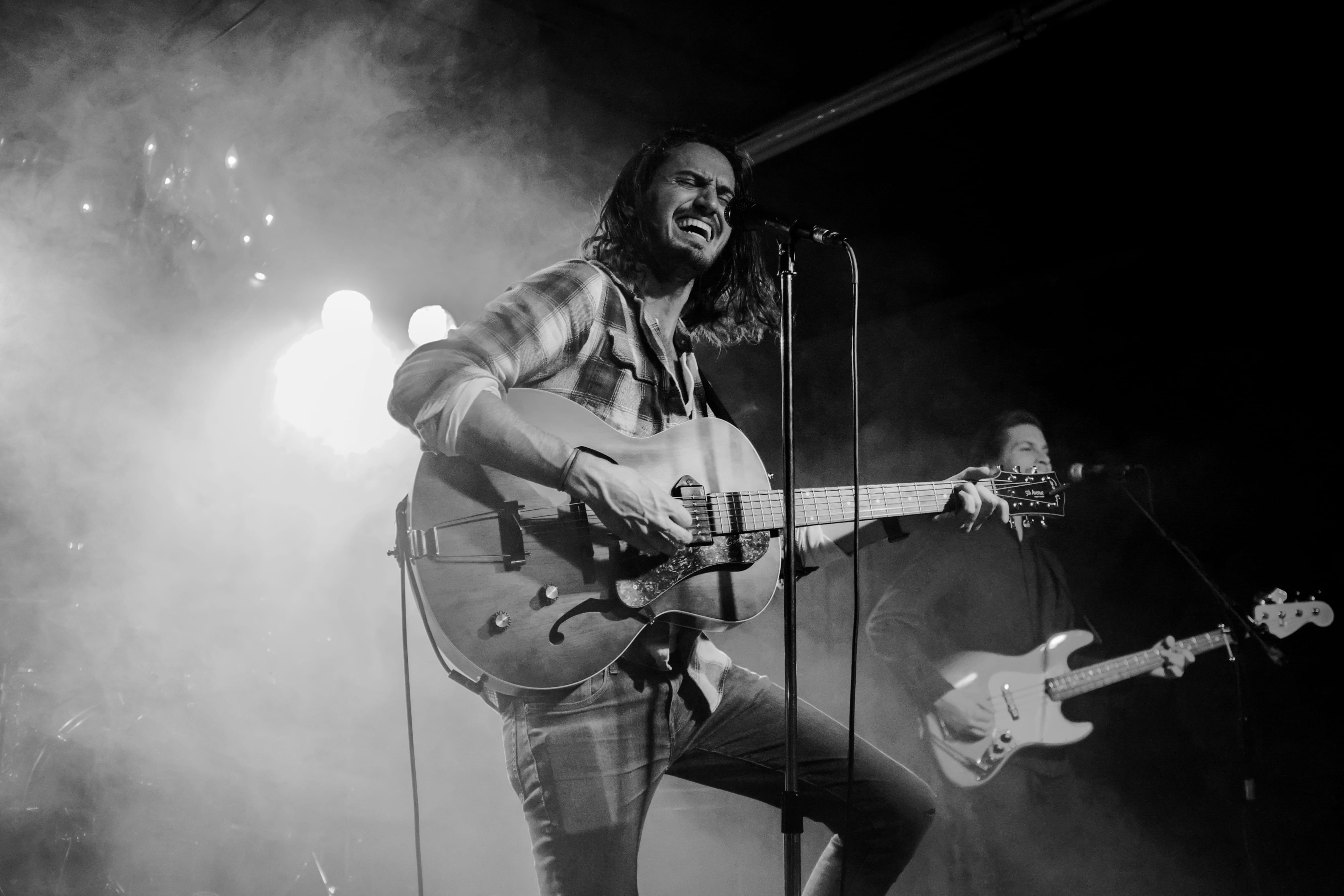music, photo, man, grayscale, arts culture and entertainment, electric guitar, plucking an instrument, skill, three quarter length, sing, people, musical equipment, HD Wallpaper
