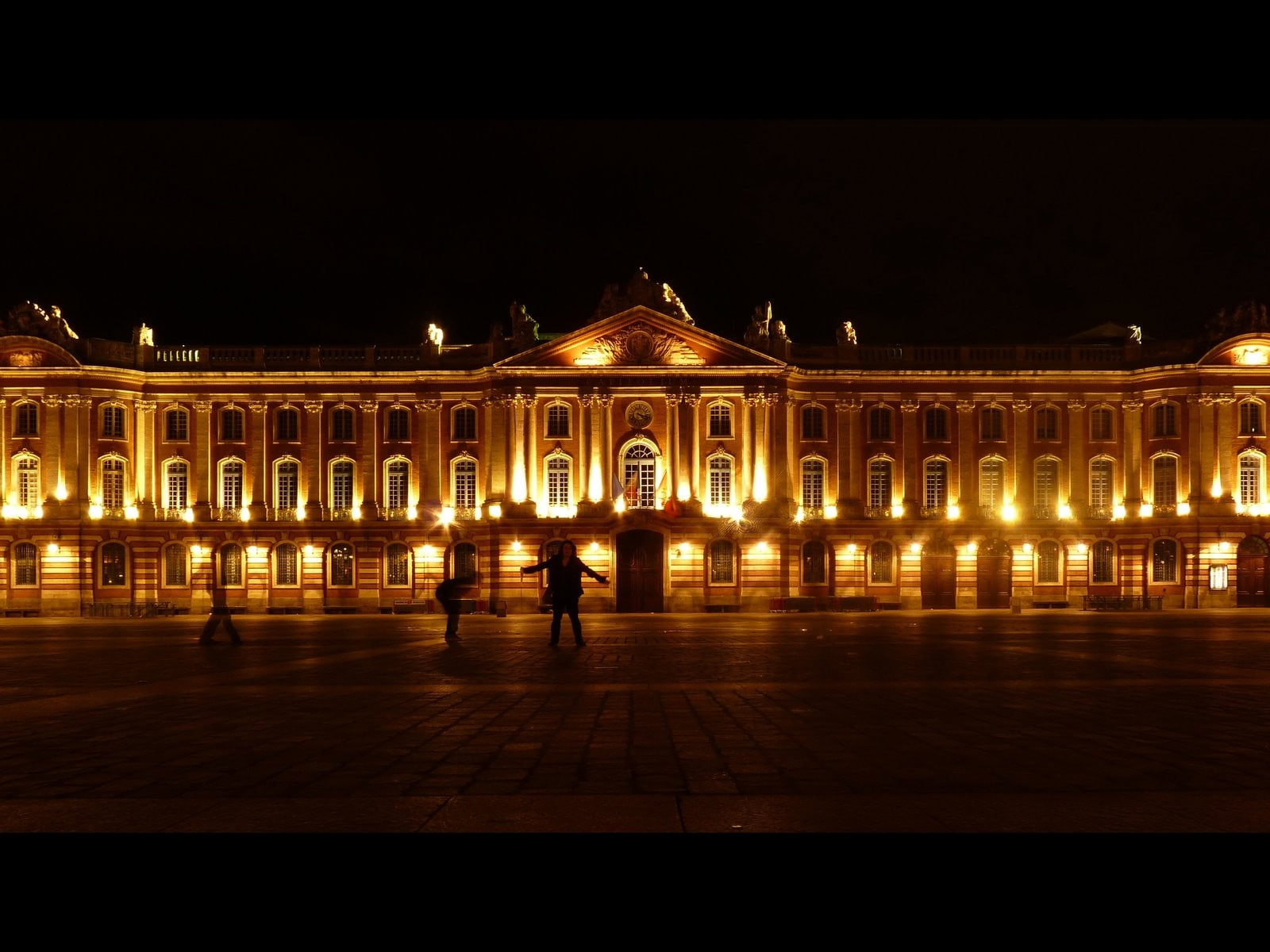 ornate, 720P, street, street light, city, building exterior, town, travel, town square, building, illuminated, light, travel destinations, monuments, incidental people, HD Wallpaper