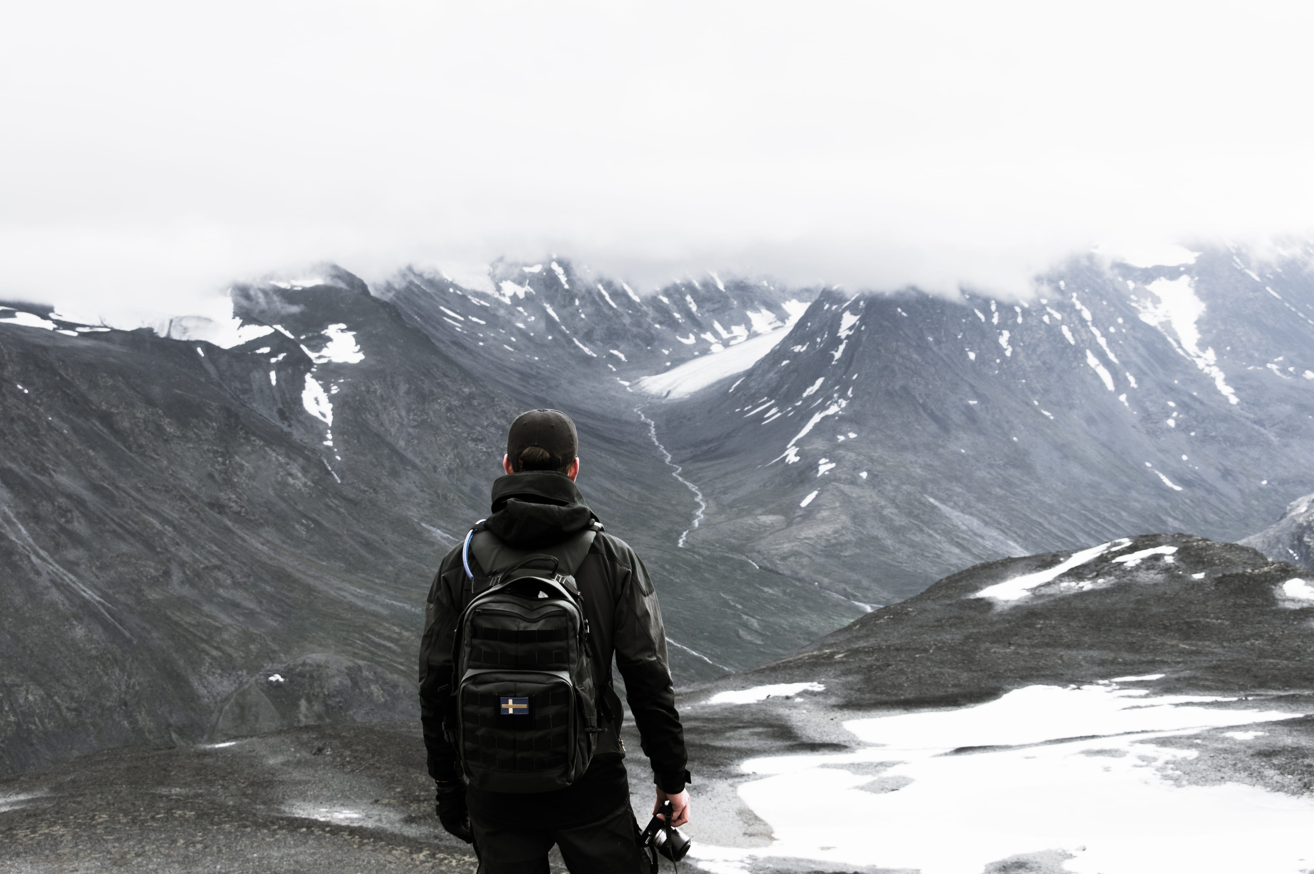 beauty in nature, backpack, rear view, hiking, mountain, snowcapped mountain, snow, real people, summer, sport, standing, cold temperature, adventure, climbing, HD Wallpaper