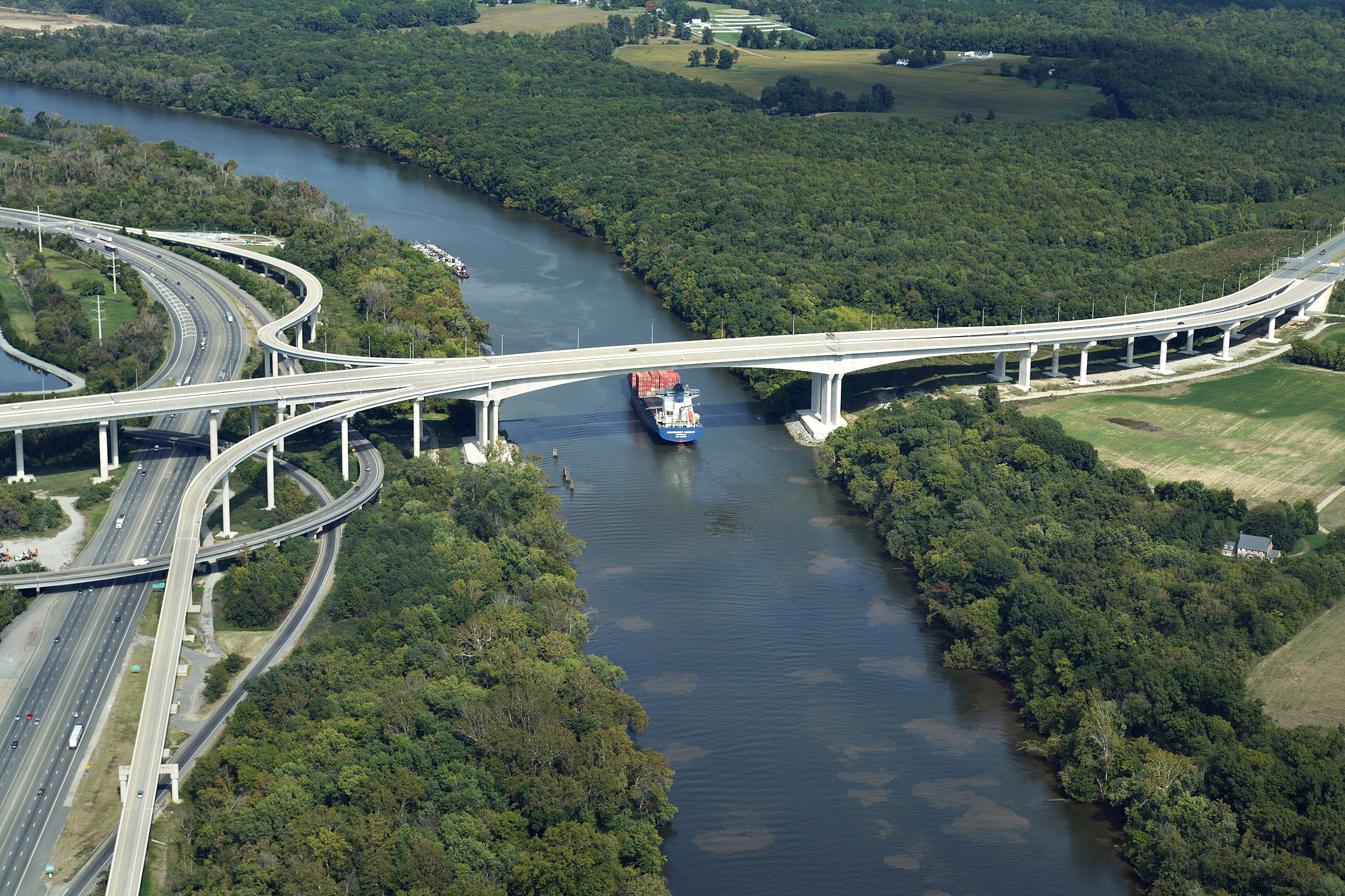 built structure, highway, road, architecture, bridge, high angle view, 1080P, water, river, tree, connection, real people, beauty in nature, Virginia, HD Wallpaper
