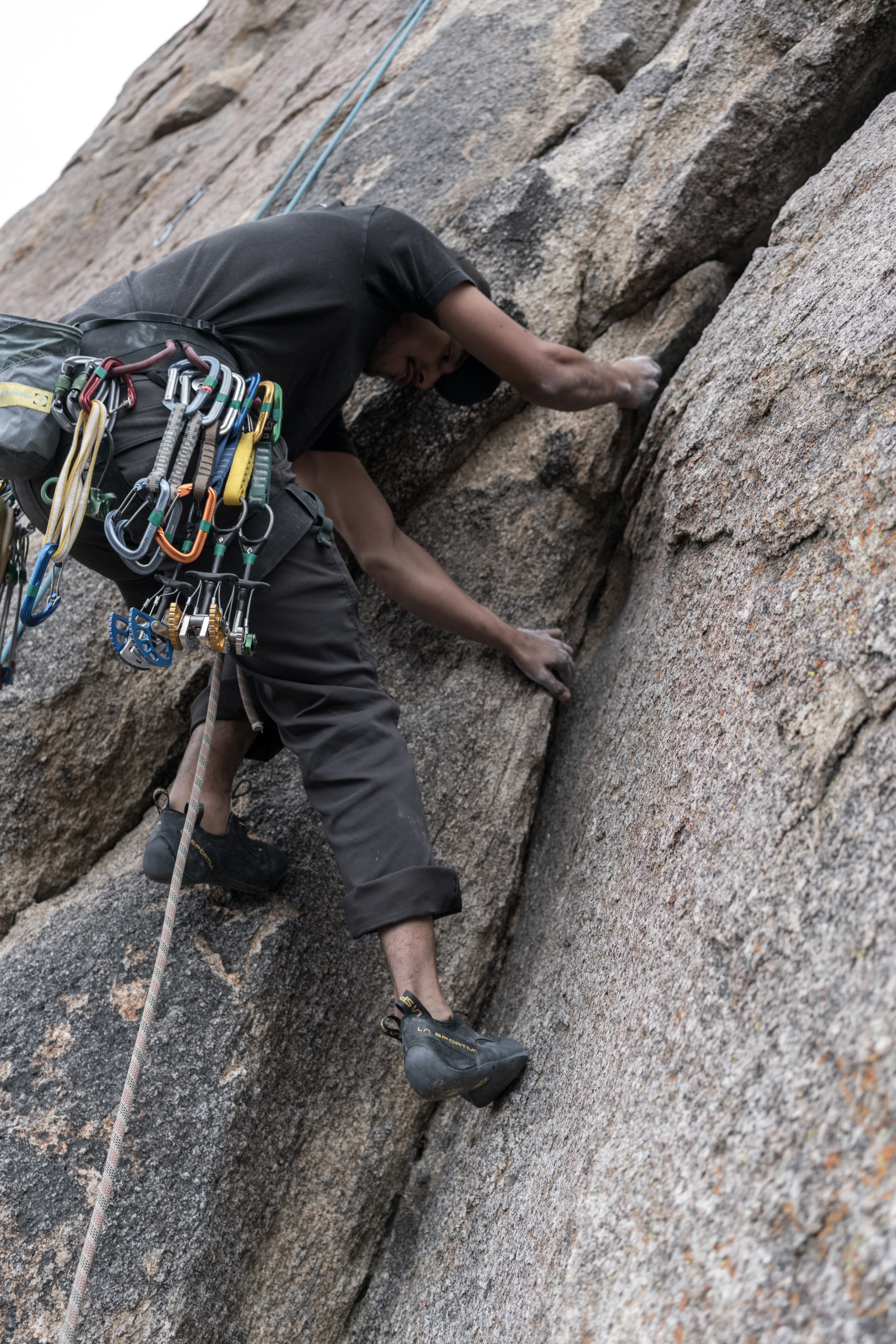 8K, rock, climbing, photography, challenge, strength, alabama hills, rock climbing, people, rock - object, rope, extreme sports, adventure, nature, real people, Phone HD Wallpaper