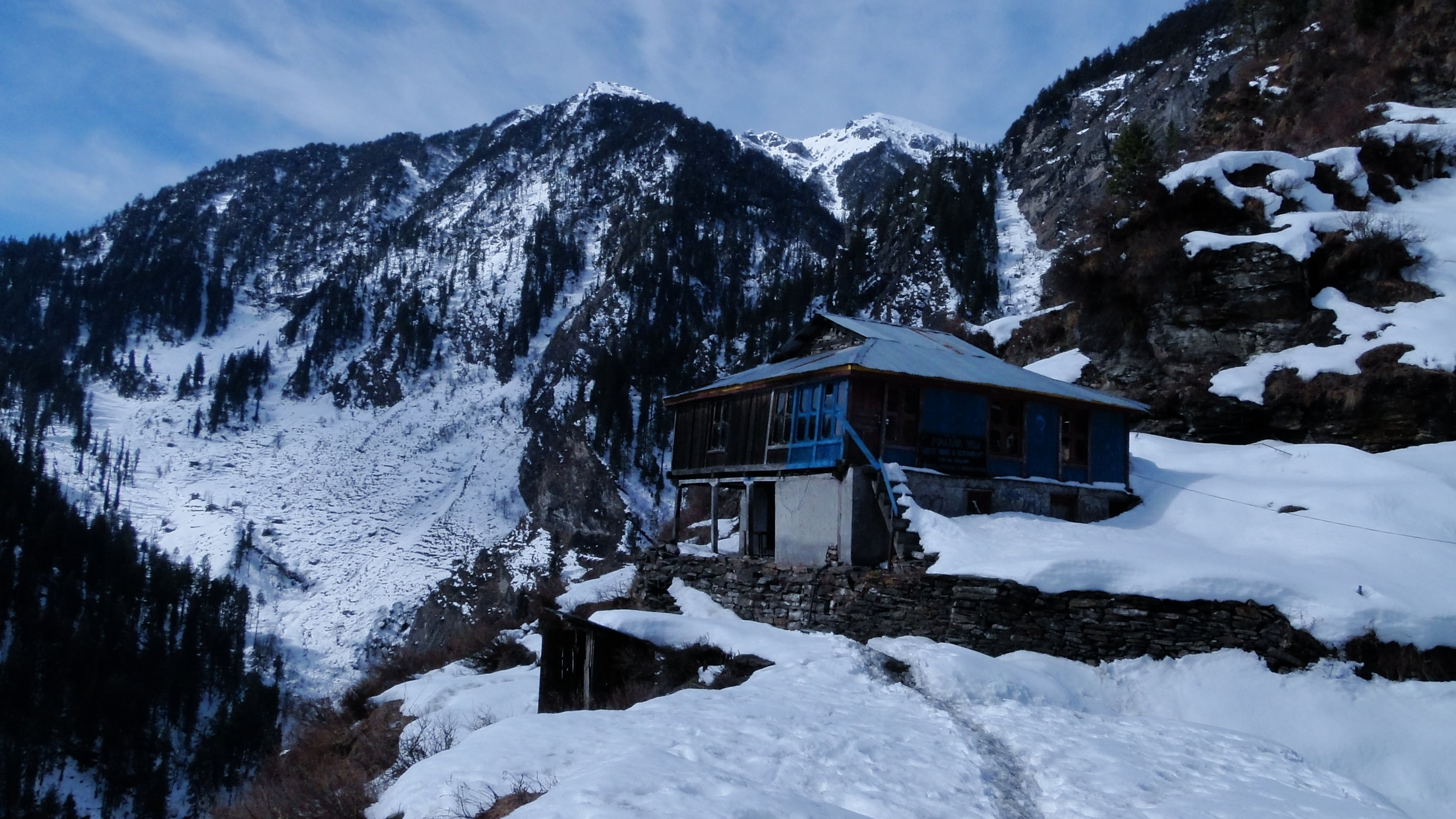 chalet, manali, beauty in nature, outdoors, snow, nature, no people, mountaineerz, himalayas, building, 2K, scenics - nature, mountain, architecture, sky, HD Wallpaper