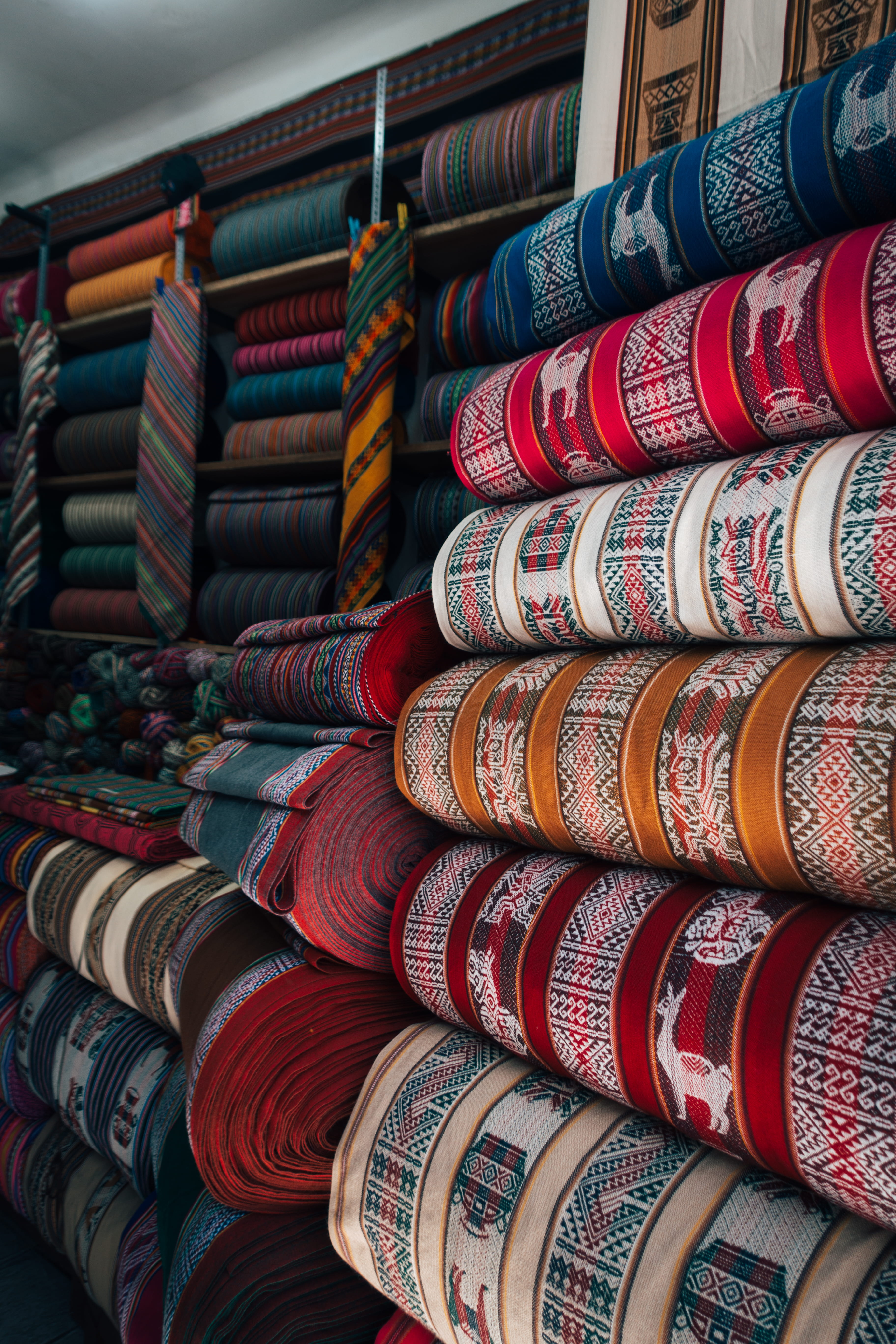 south america, pattern, 5K, market, arrangement, multi colored, variation, travel, market stall, cusco, patterns, woven, art, inca, abundance, collection, Phone HD Wallpaper