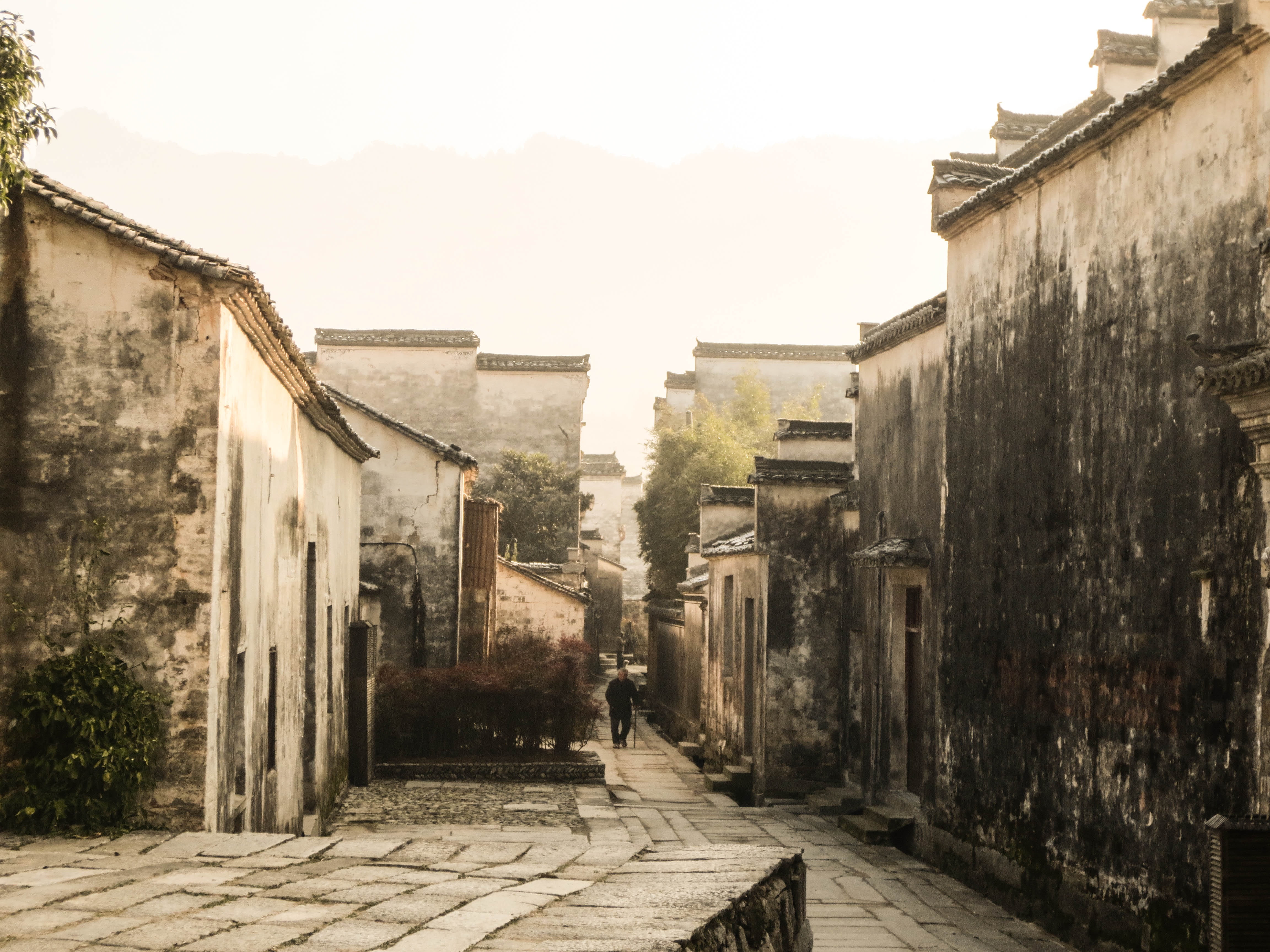 4K, alley, old, outdoors, building exterior, the way forward, town, city, hongcun village, sky, clear sky, no people, direction, anhui, old-fashioned, HD Wallpaper