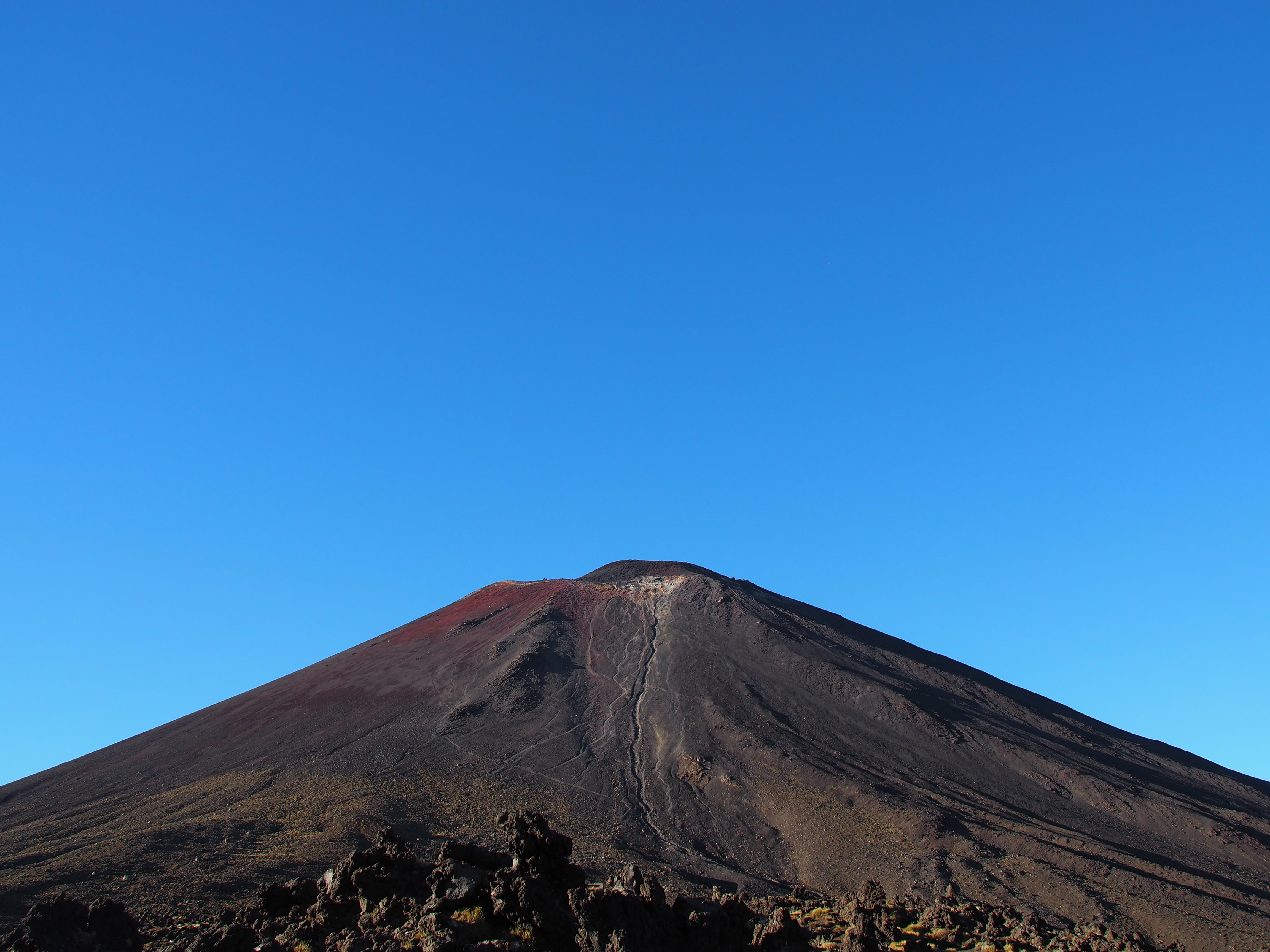 volcanic landscape, landscape, geology, climate, scenics - nature, nature, outdoors, tourism, environment, sky, beauty in nature, tongariro national park, HD Wallpaper