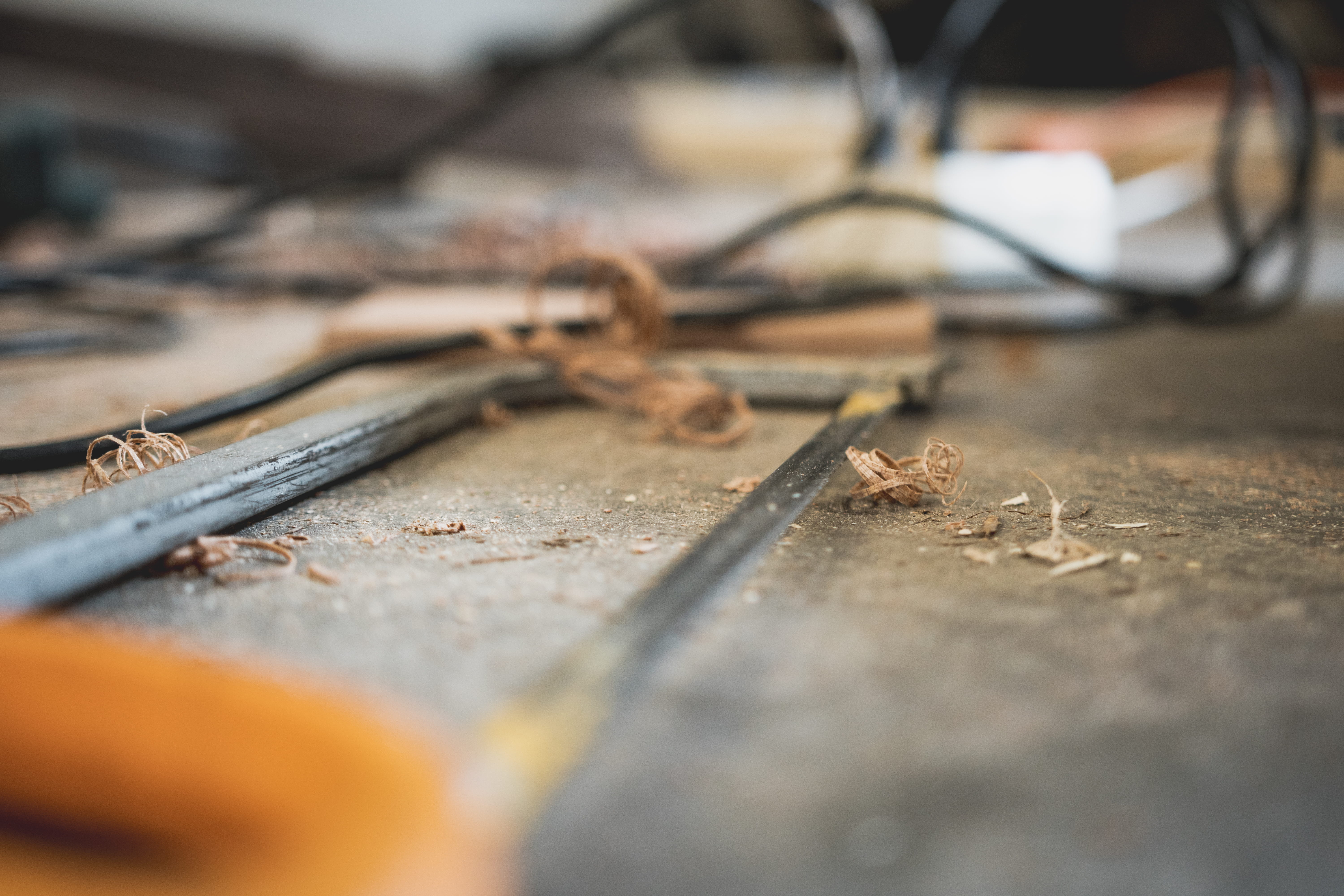 dirty, construction industry, workspace, equipment, indoors, rusty, chips, gray, workshop, day, surface level, selective focus, metal industry, desk, hacksaw, HD Wallpaper