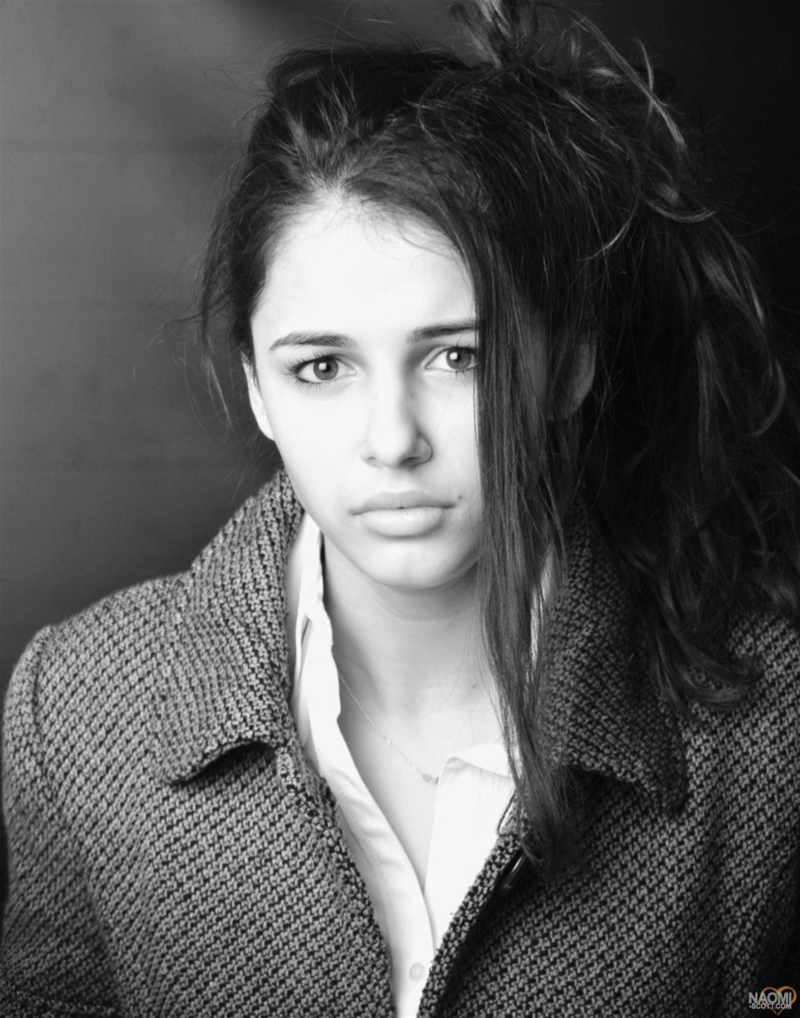 x, people, 1080P, wallpape, naomi, actors, women, eyes, art, scott, grayscale, hd, monochrome, faces, brunettes, dark, Phone HD Wallpaper