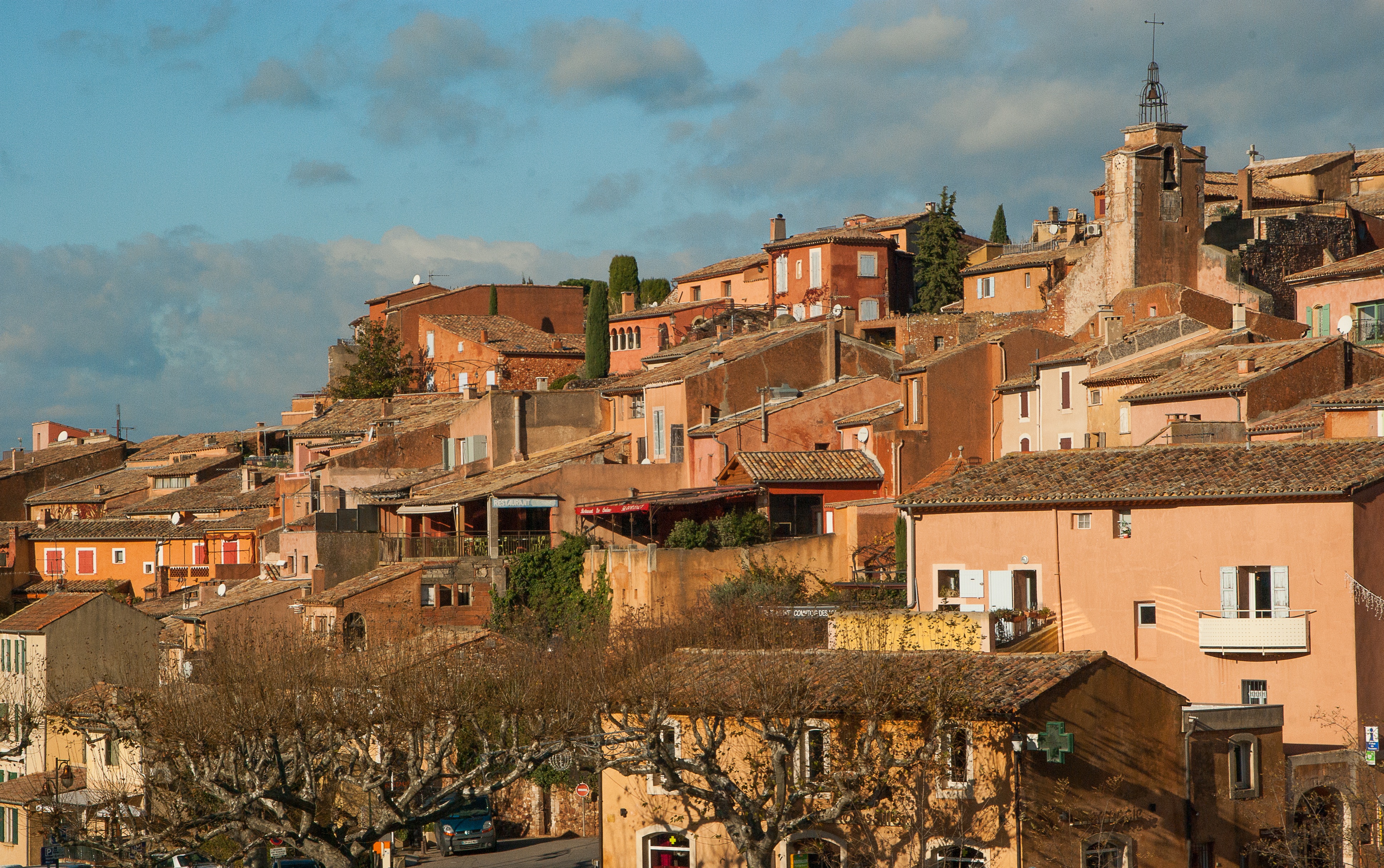 france, day, residential district, outdoors, apartment, built structure, house, village, roof, cityscape, nature, roussillon, 4K, architecture, city life, HD Wallpaper