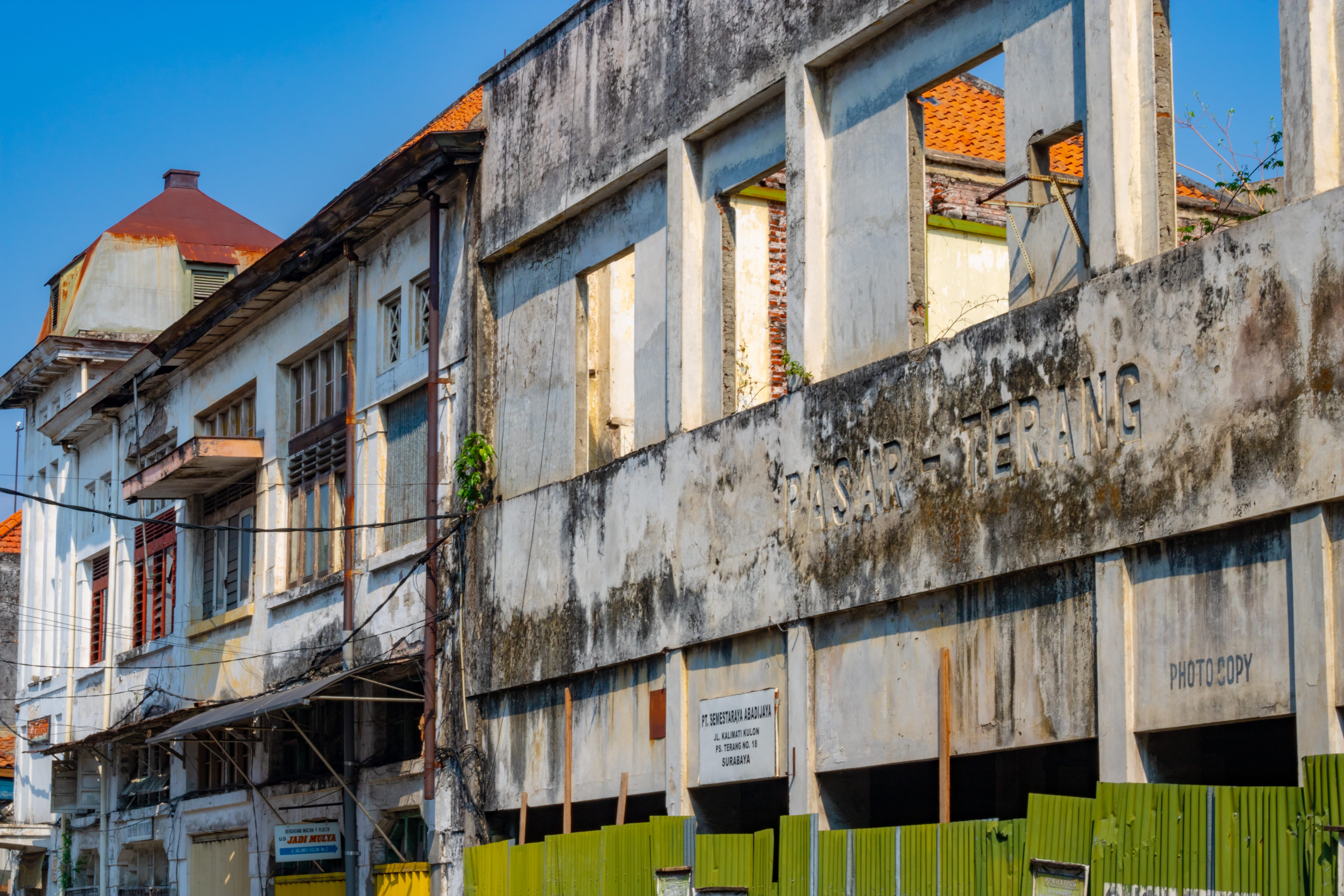 building exterior, in a row, window, no people, built structure, sky, nature, surabaya, street photography, day, wall, house, concentrate, town, architecture, HD Wallpaper