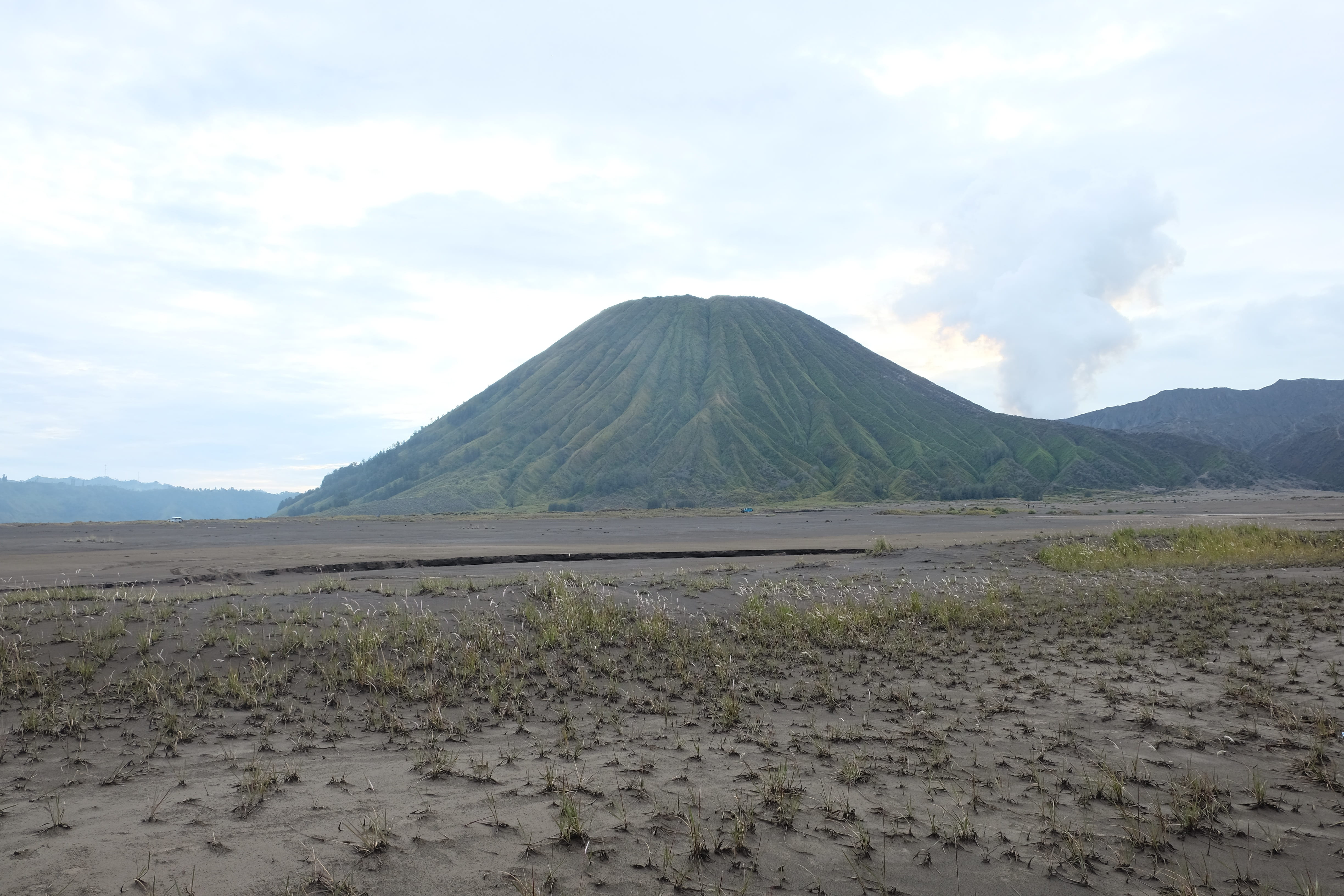 day, volcanic crater, nature, land, indonesia, idyllic, geology, non-urban scene, mountain peak, landscape, 4K, bromo, tranquility, outdoors, environment, HD Wallpaper