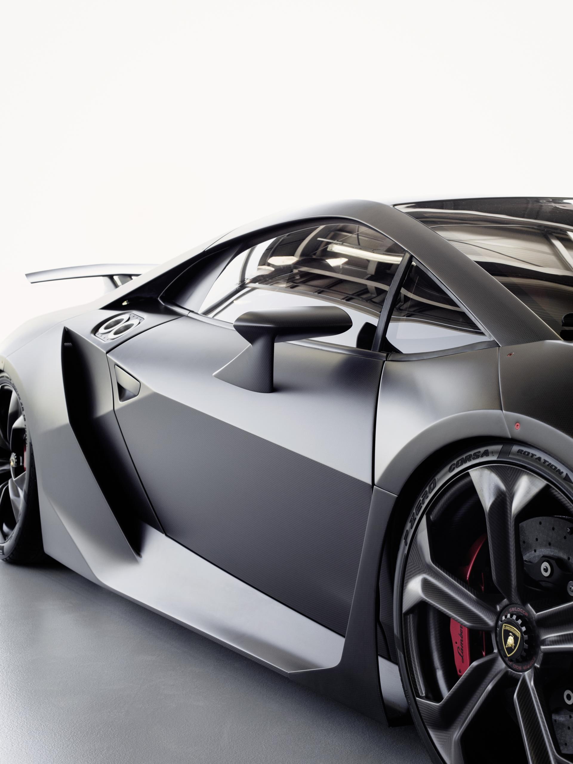 copy space, sesto, elemento, no people, luxury, shiny, white background, lamborghini, wheel, car, transportation, studio shot, mode of transportation, silver colored, Phone HD Wallpaper