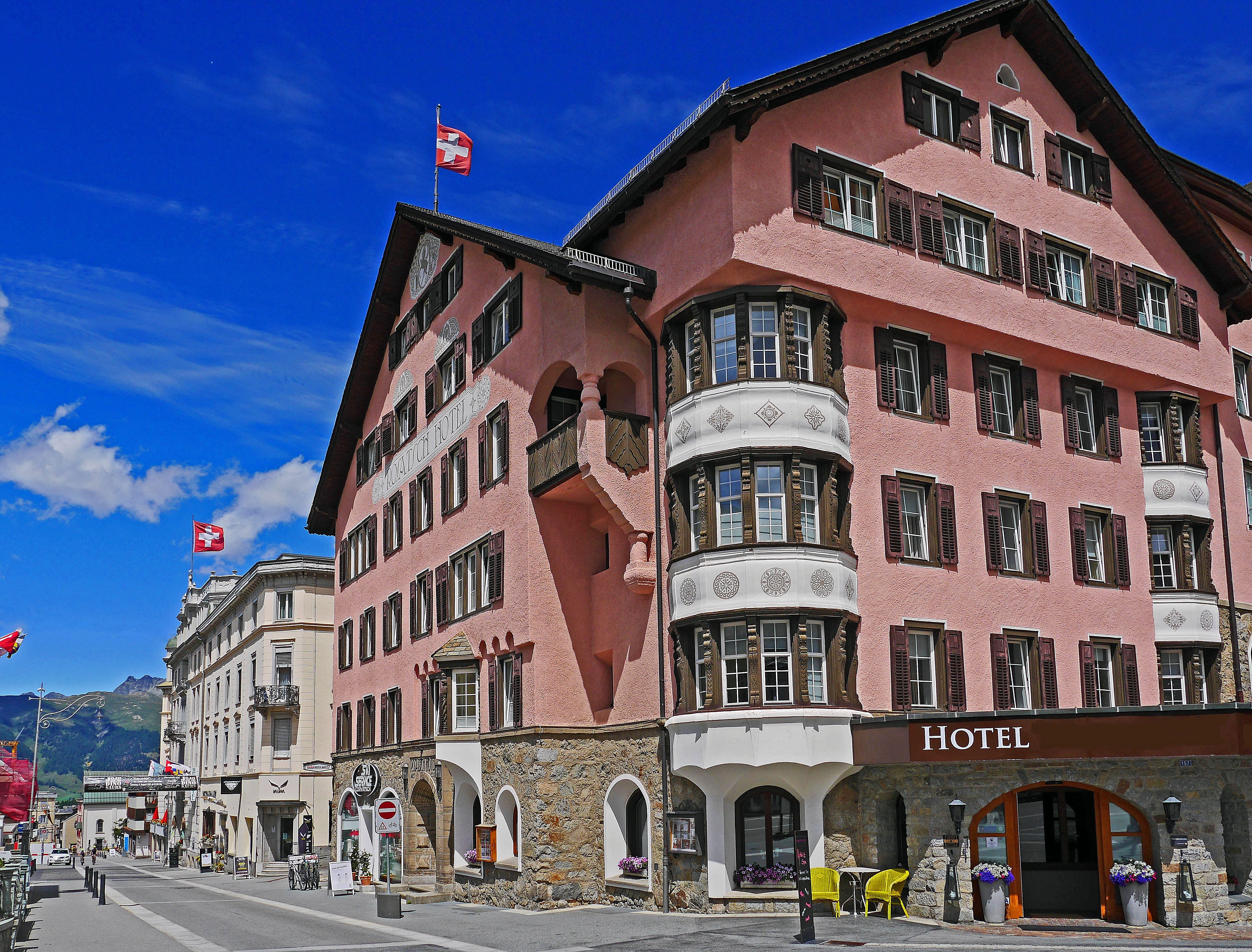 incidental people, street, travel destinations, tourism, day, pontresina, national pride, cloud - sky, svizzera, switzerland, 4K, outdoors, city, built structure, HD Wallpaper