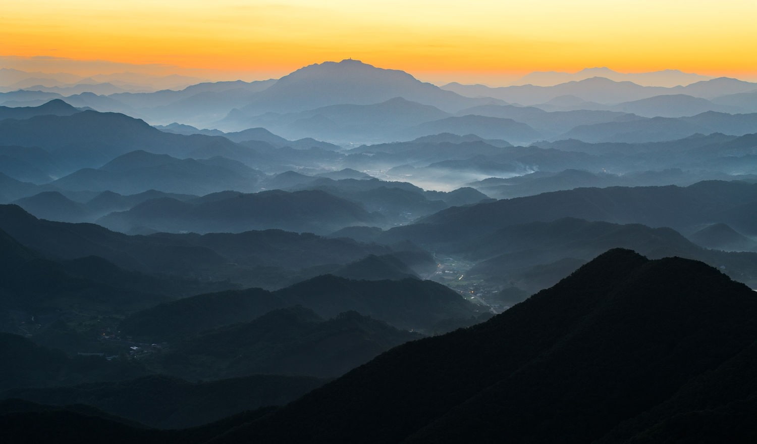 mountains, backgrounds, sunlight, fog, no people, scenics - nature, sunset, tranquility, mist, 720P, morning, mountain, South Korea, majestic, mountain ridge, HD Wallpaper