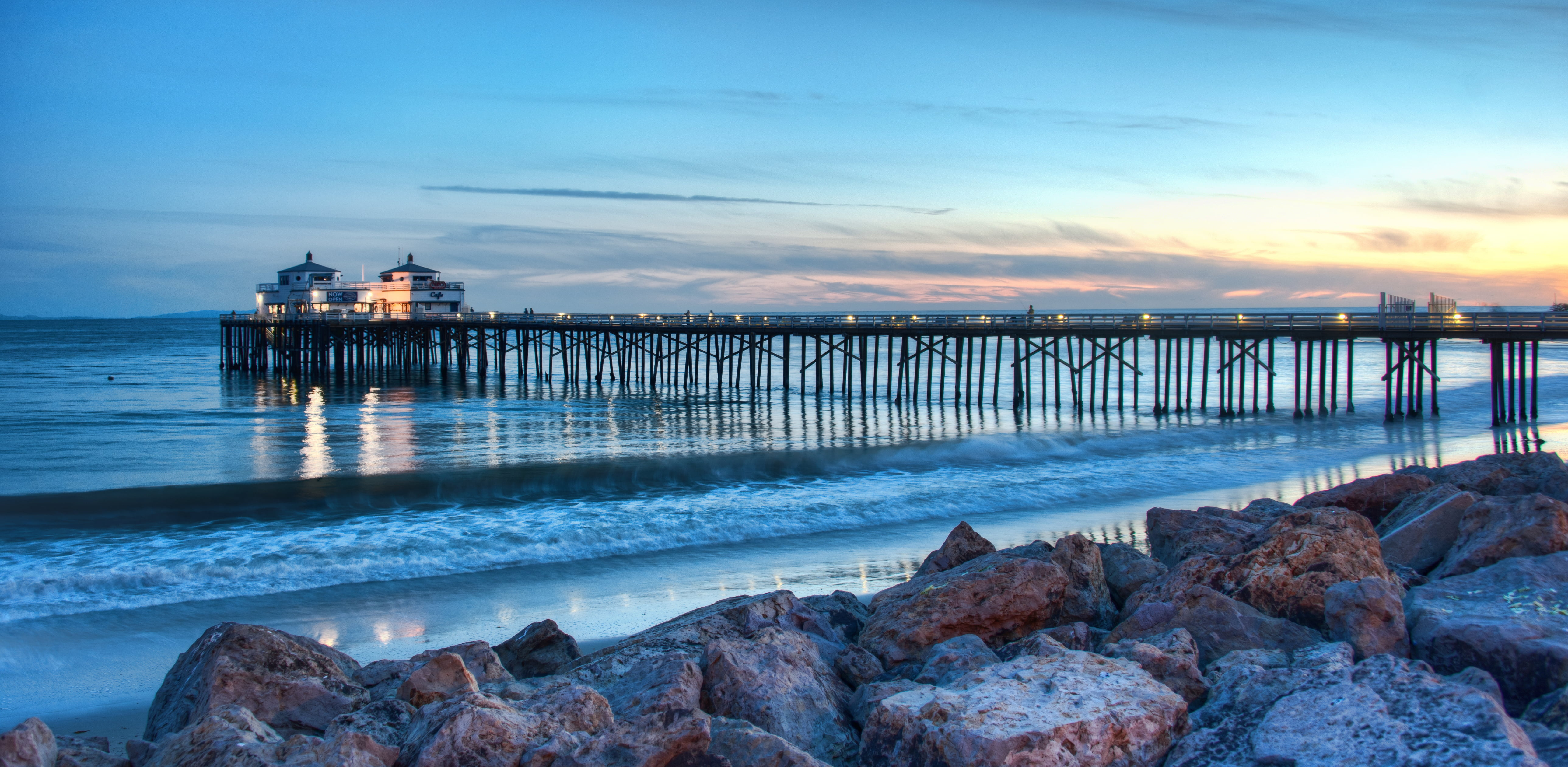 board, rock formation, water, walk, 5K, Evening, sea, nature, pier, california, Malibu, board walk, beach, sunset, coastline, brown, rock, formation, HD Wallpaper