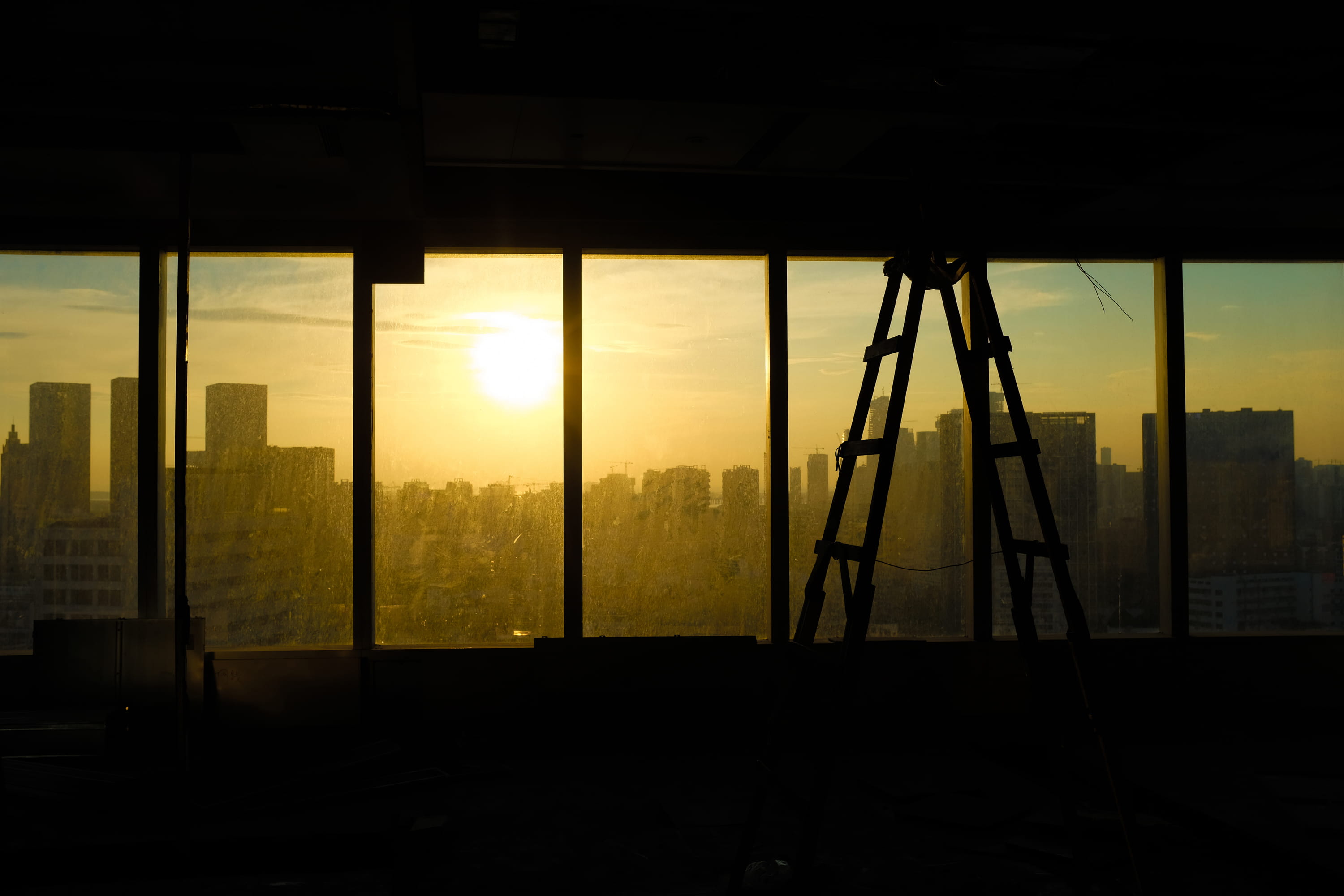 city, transparent, architecture, building exterior, utopia, shenzhen raffles city, skyscraper, no people, glass - material, window, construction site, sun, HD Wallpaper
