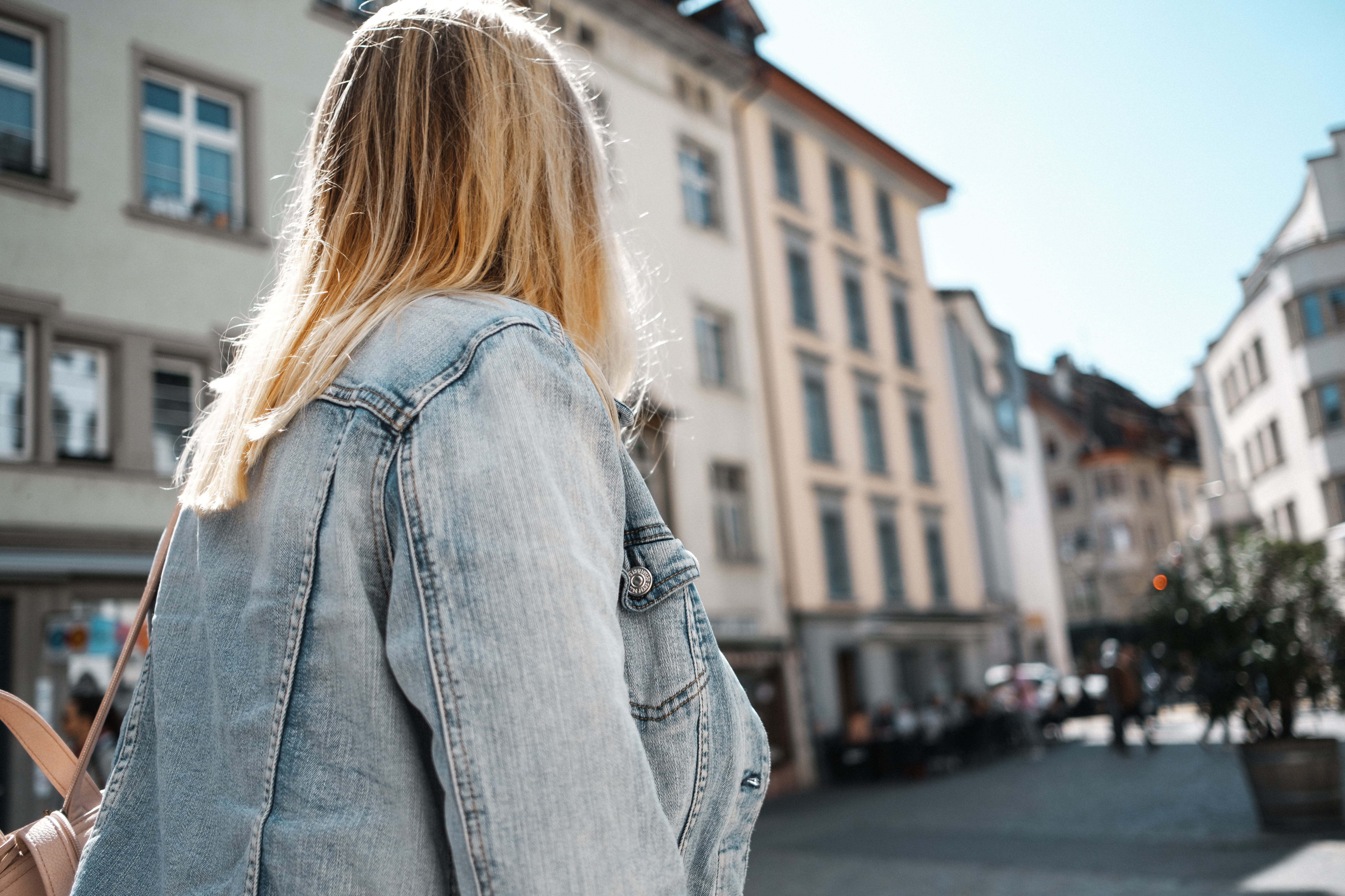 beautiful woman, standing, human hair, hairstyle, city, x-t3, young adult, fujifilm, street, hair, leisure activity, adult, human, one person, scarf, walkway, HD Wallpaper