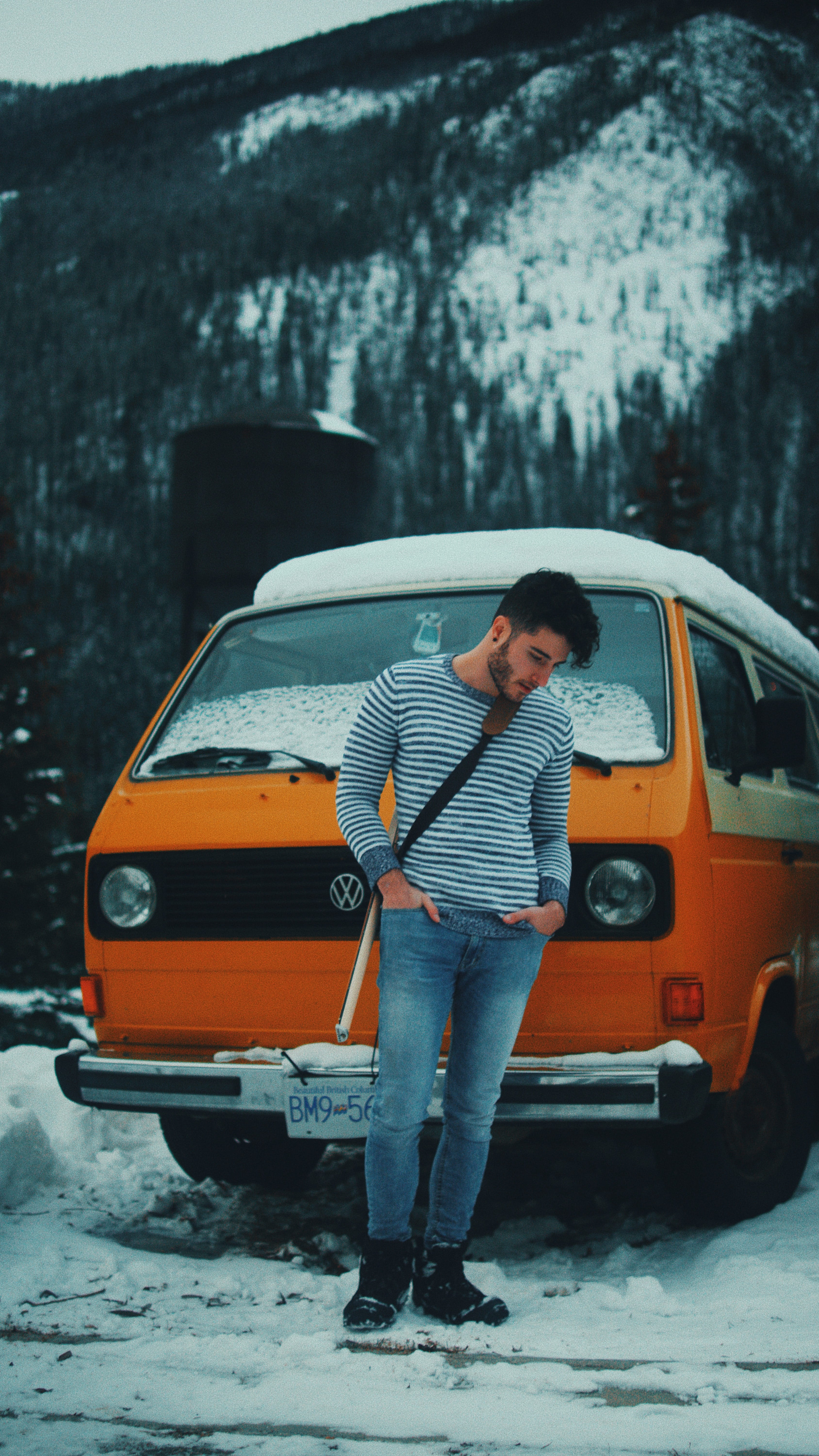 t, car, transportation, jeans, outdoors, wheel, alloy wheel, shoe, land vehicle, real people, pants, car wheel, front, day, apparel, automobile, casual clothing, Phone HD Wallpaper