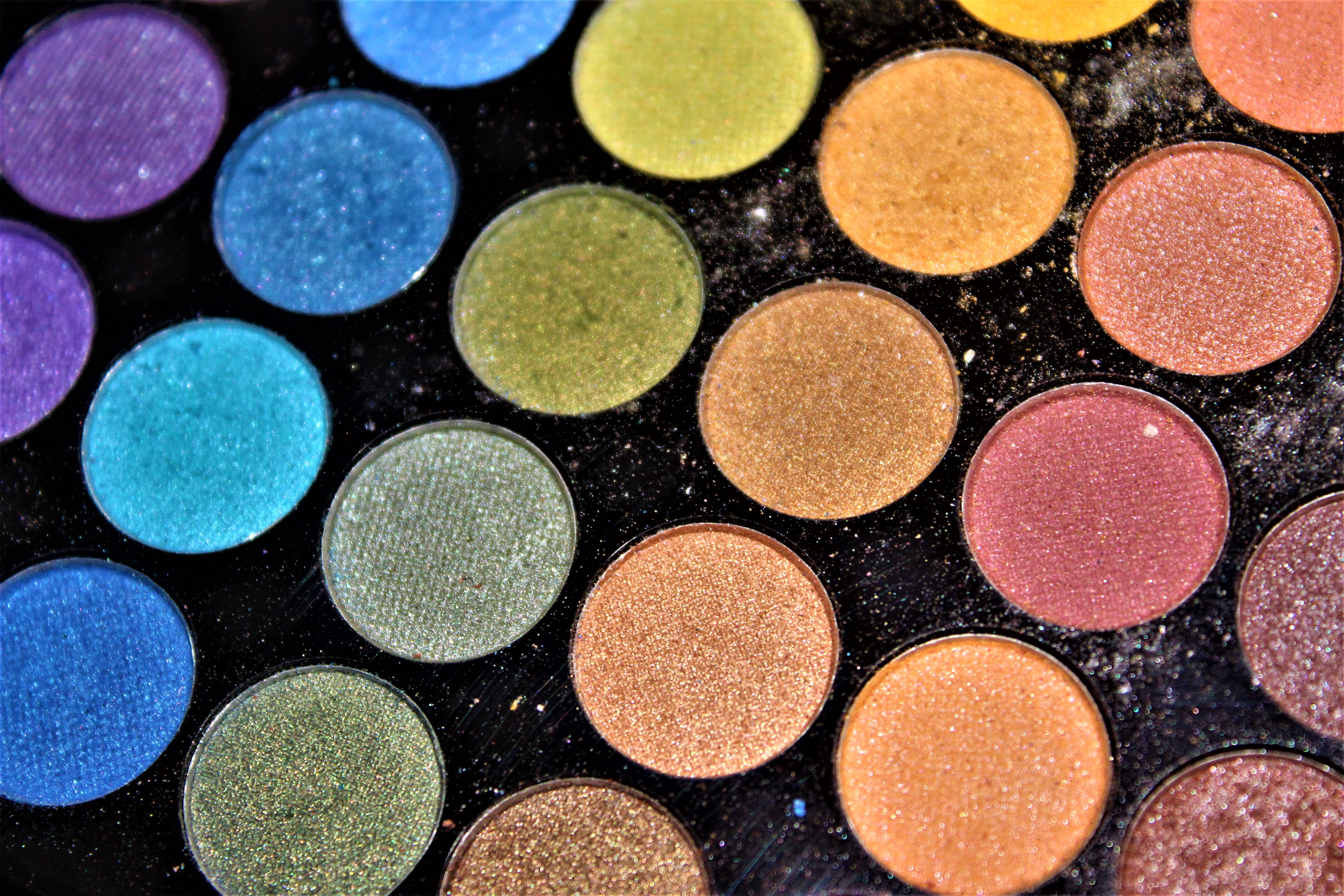glitter, light, color, eyeshadow, shade, overhead, makeup, shape, paint container, variation, circle, backgrounds, 5K, full frame, rainbow, macro, sparkle, HD Wallpaper
