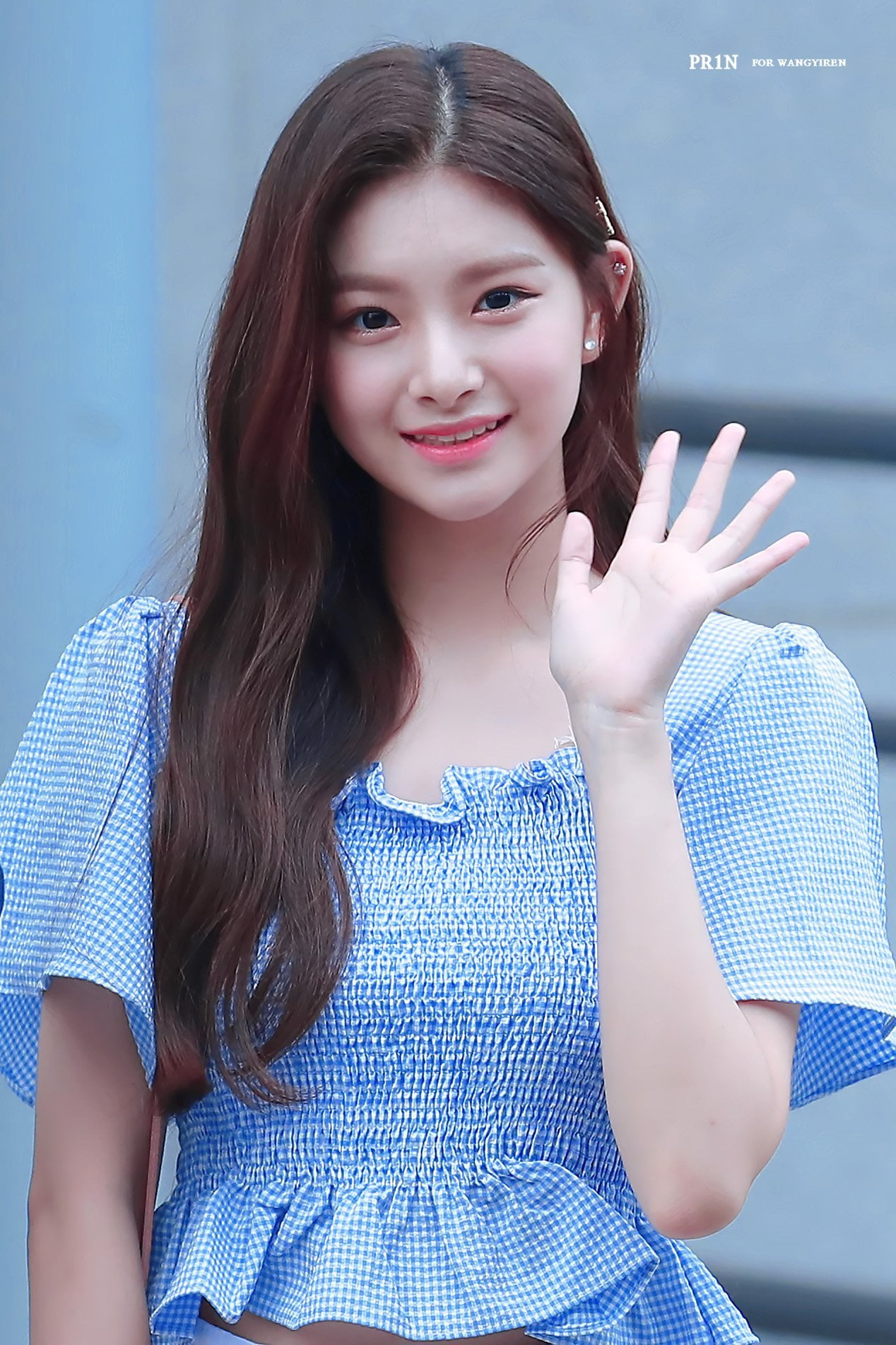 EVERGLOW, K-pop, 720P, Wang Yiren, Phone HD Wallpaper