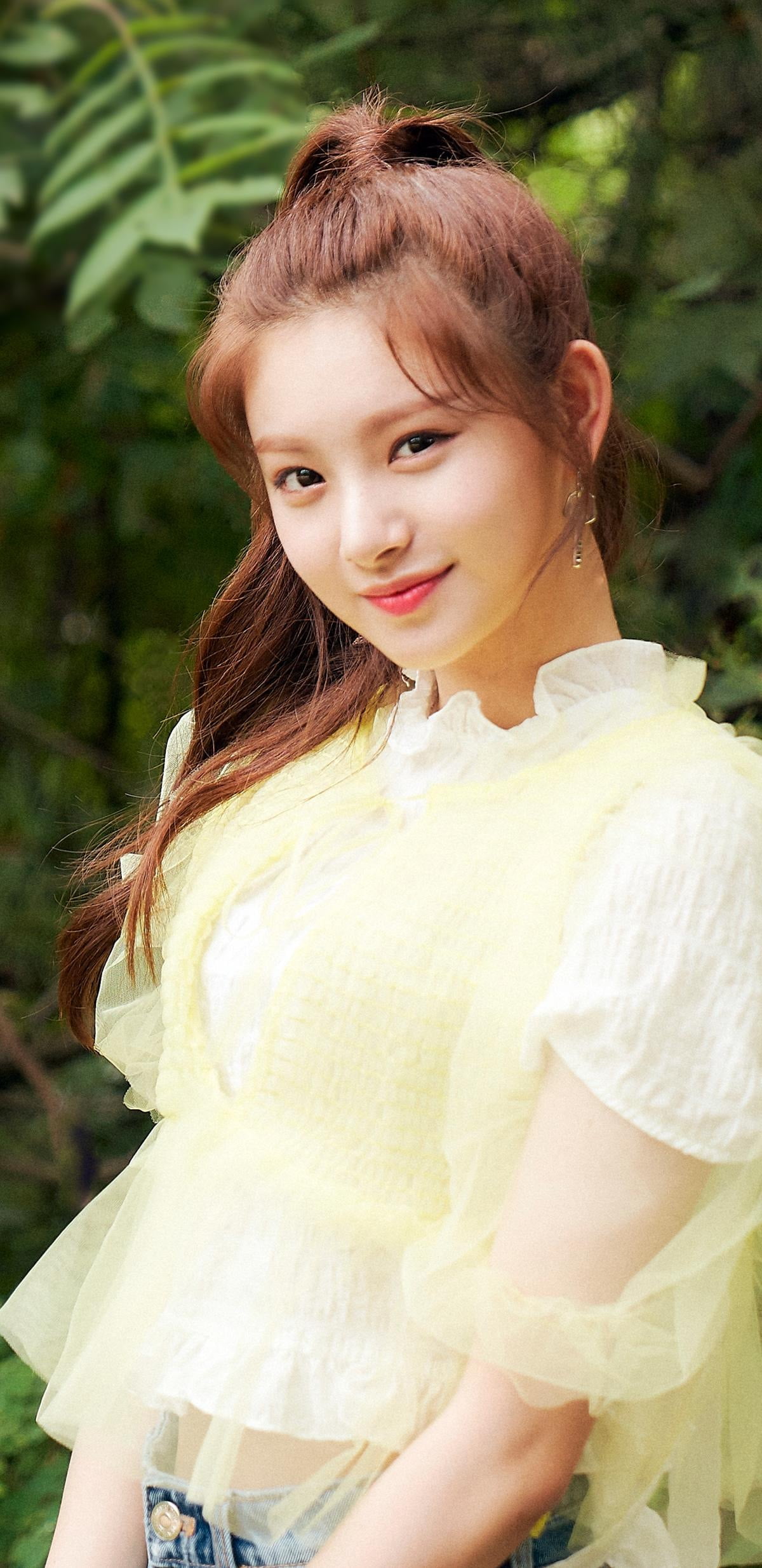 EVERGLOW, Wang Yiren, 1080P, K-pop, Phone HD Wallpaper