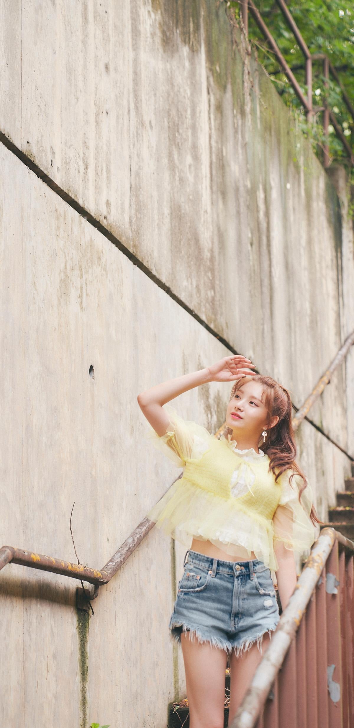 1080P, EVERGLOW, K-pop, Wang Yiren, Phone HD Wallpaper