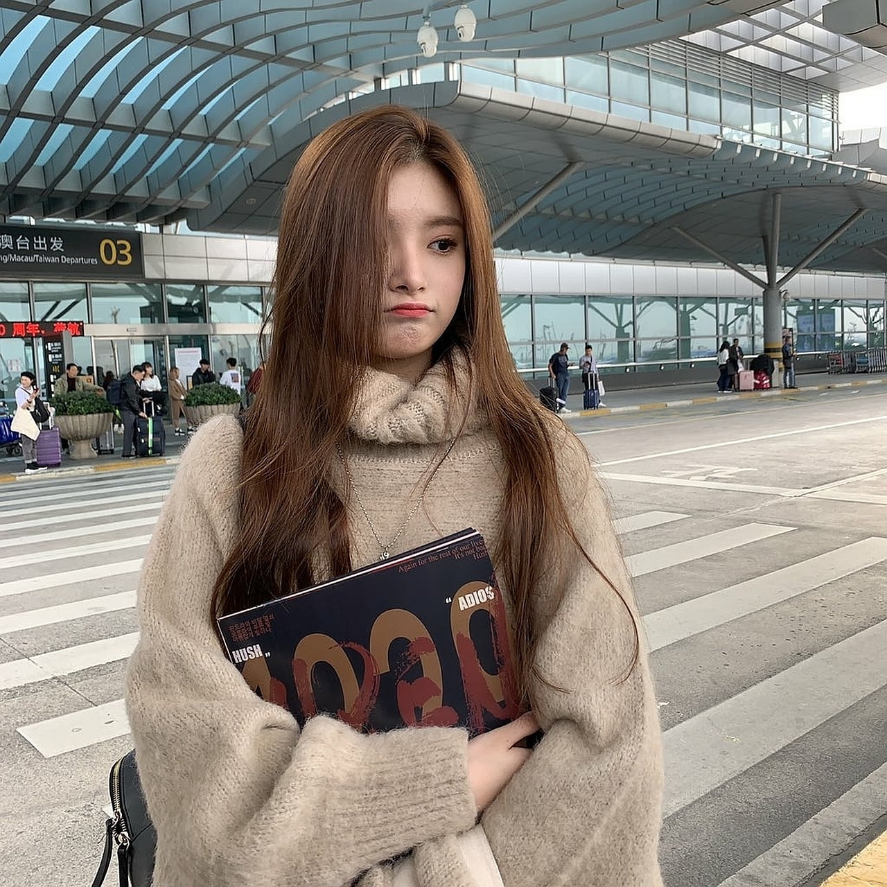 Wang Yiren, 720P, K-pop, EVERGLOW, Phone HD Wallpaper