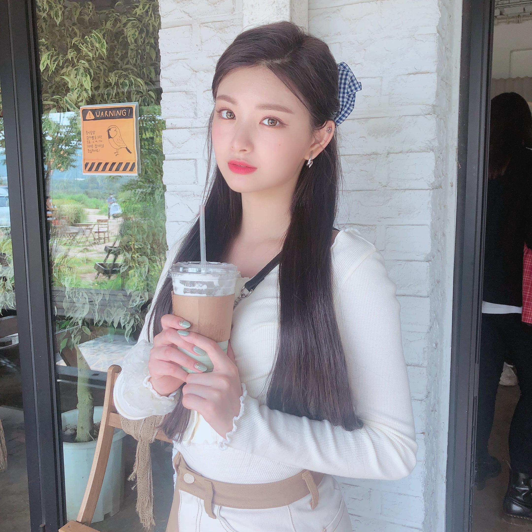 1080P, Wang Yiren, K-pop, EVERGLOW, Phone HD Wallpaper